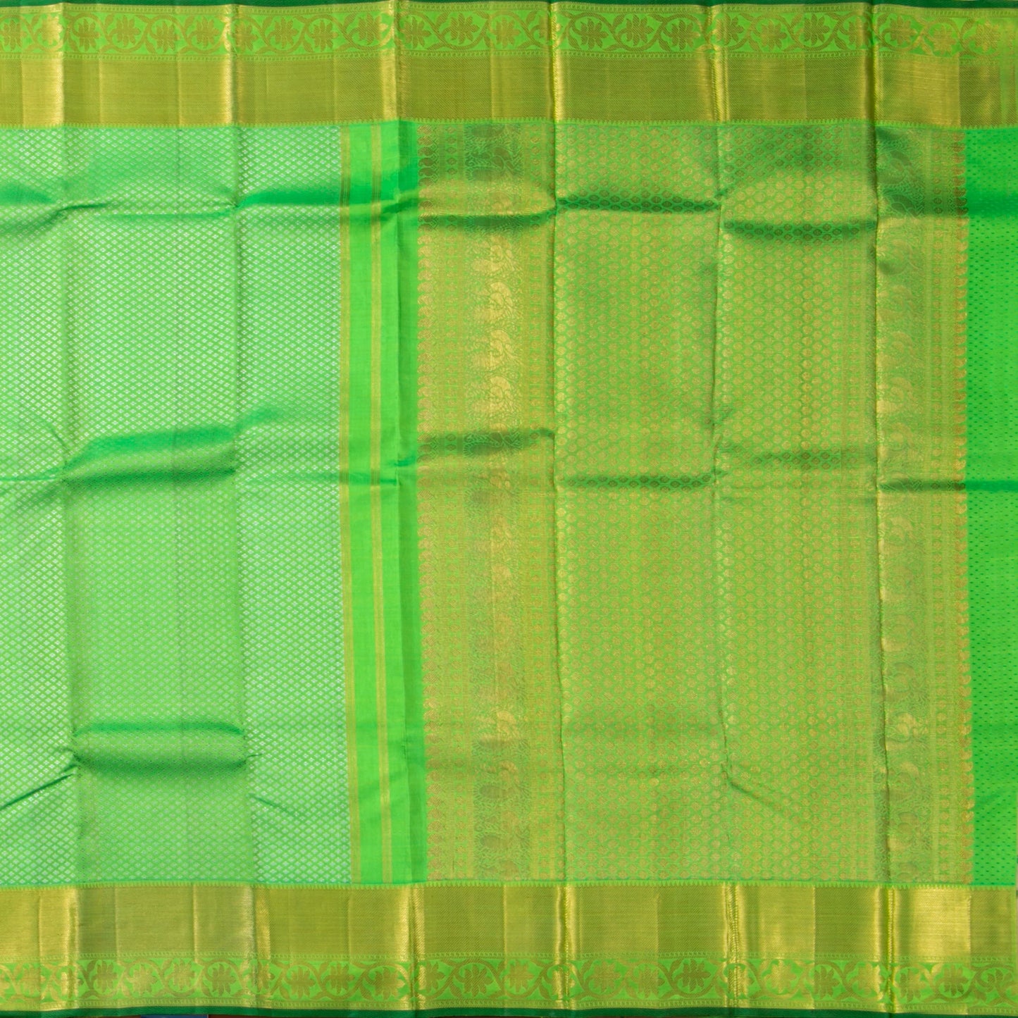 Verdant Green Kanchipuram Silk Saree With Silver Zari Jacquard For Wedding Wear PV NYC 1591