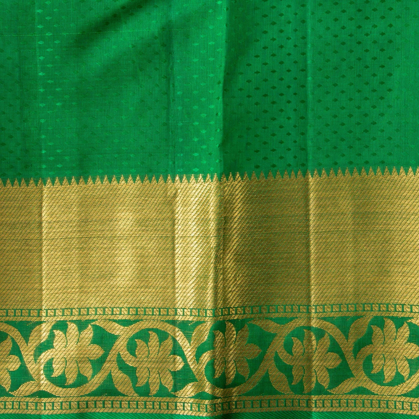 Verdant Green Kanchipuram Silk Saree With Silver Zari Jacquard For Wedding Wear PV NYC 1591