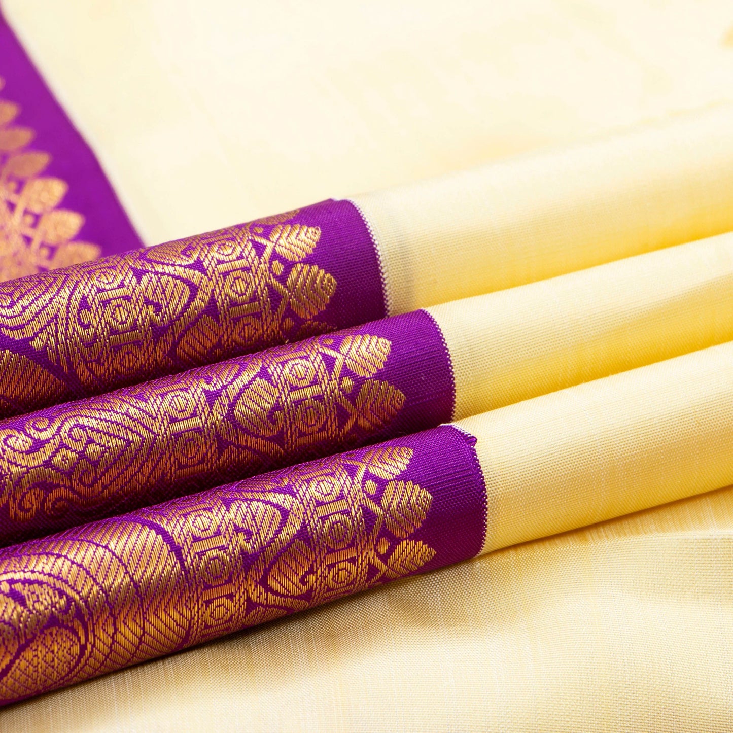 Off White And Magenta Kanchipuram Silk Saree For Wedding Wear PV NYC 1719