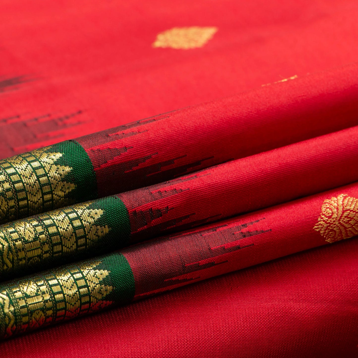 Red And Green Kanchipuram Silk Saree For Wedding Wear PV NYC 1629