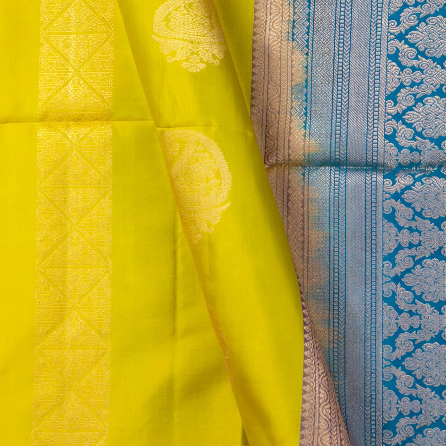 Green And Blue Borderless Kanchipuram Soft Silk Saree For Festive Wear PV NYC 1694