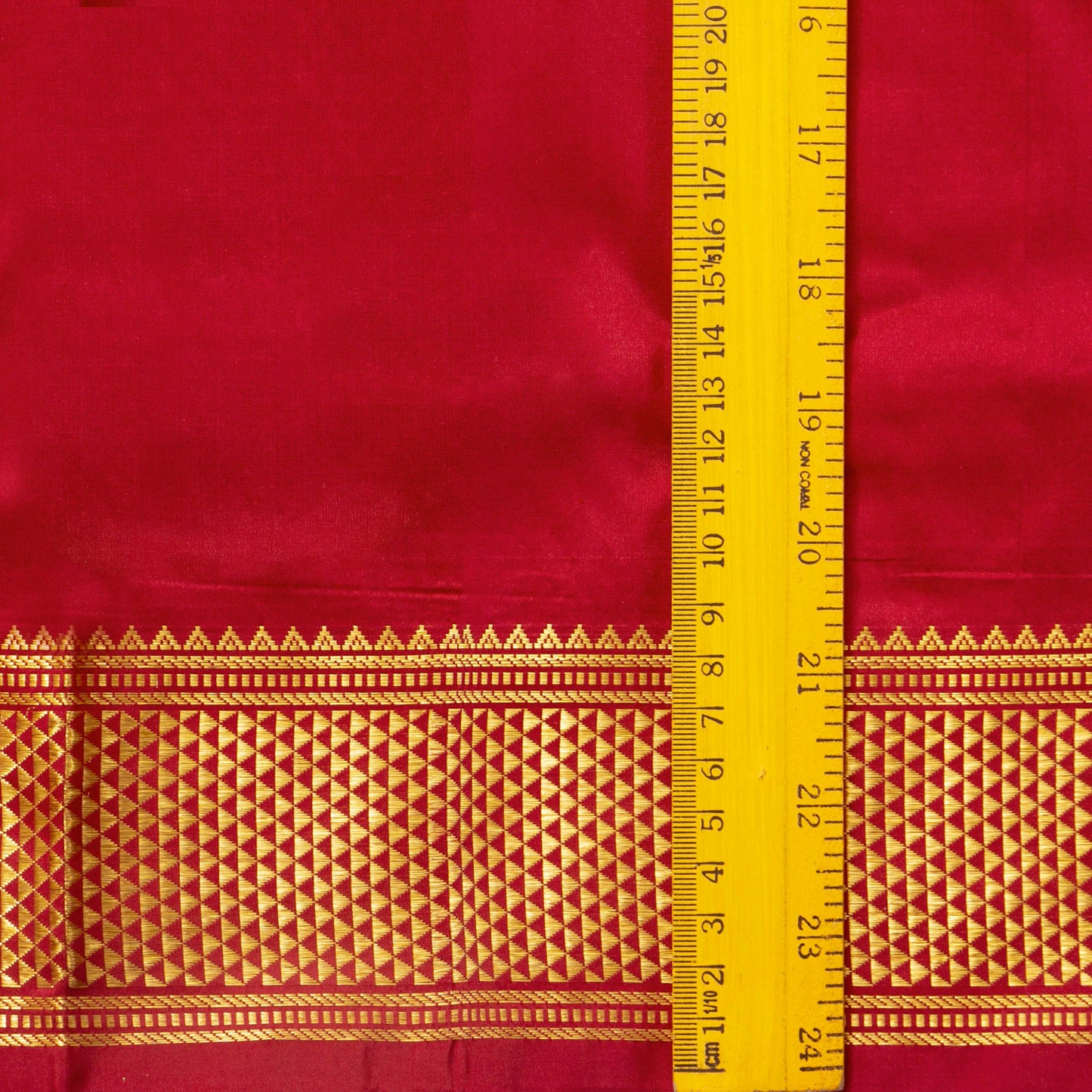 9 Yards Red Kanchipuram Silk Saree Handwoven Pure Silk Pure Zari For Wedding Wear PV NYC 1708