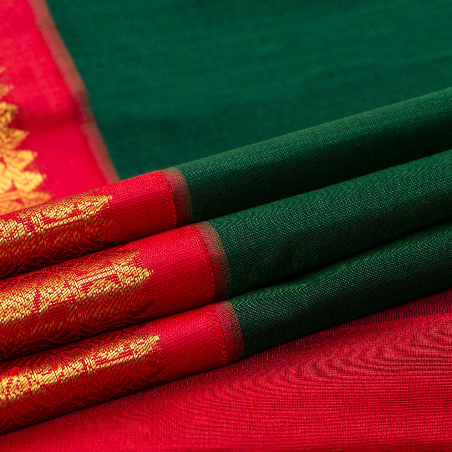 Green And Red Kanchi Silk Cotton Saree With Korvai Border For Festive Wear VP SC 157