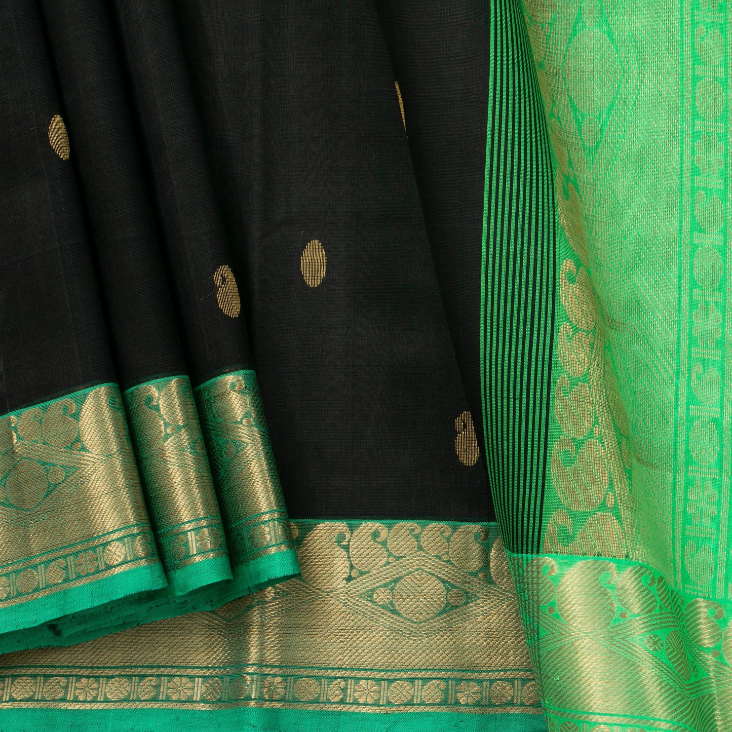 Black And Parrot Green Kanchi Silk Cotton Saree With Korvai Zari Border For Festive Wear VP SC 114