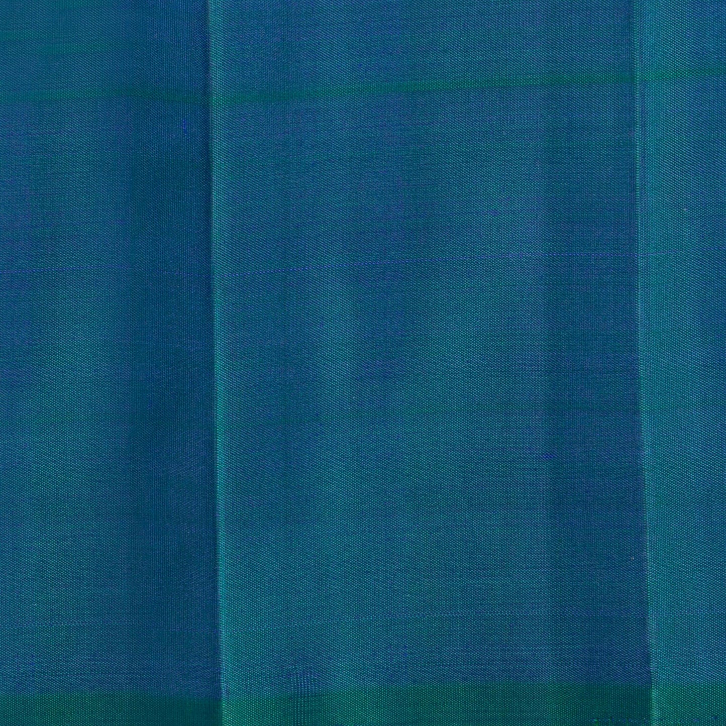 Mayilkazhuthu Blue And Green Dual Shade Kanchipuram Silk Saree For Wedding Wear PV GTA 105