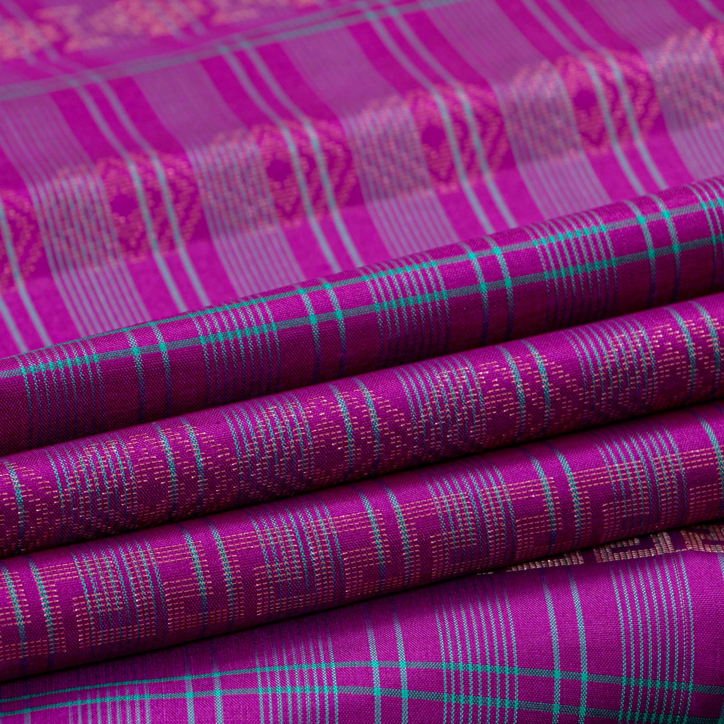 Magenta And Blue Borderless Kanchipuram Soft Silk Saree For Festive Wear PV RSP 174
