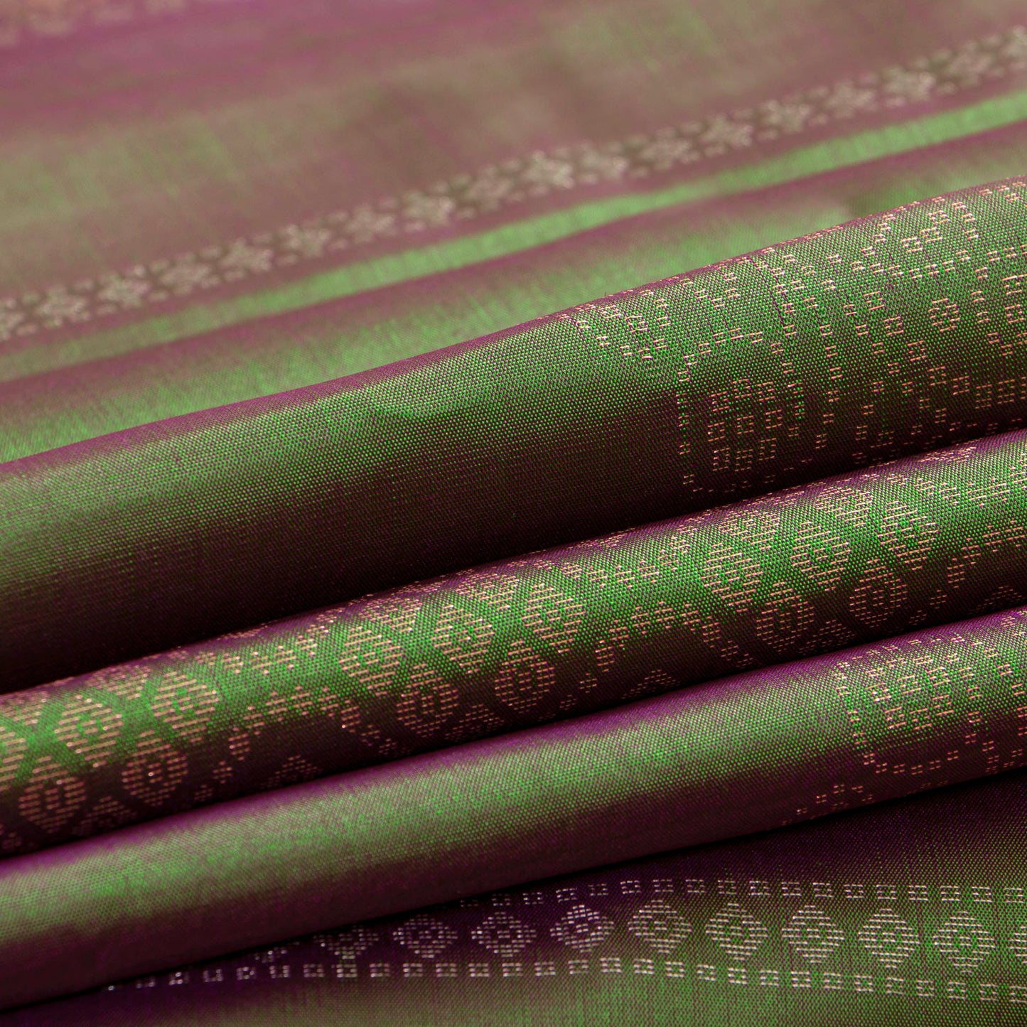Green And Pink Borderless Kanchipuram Soft Silk Saree For Festive Wear PV RSP 168