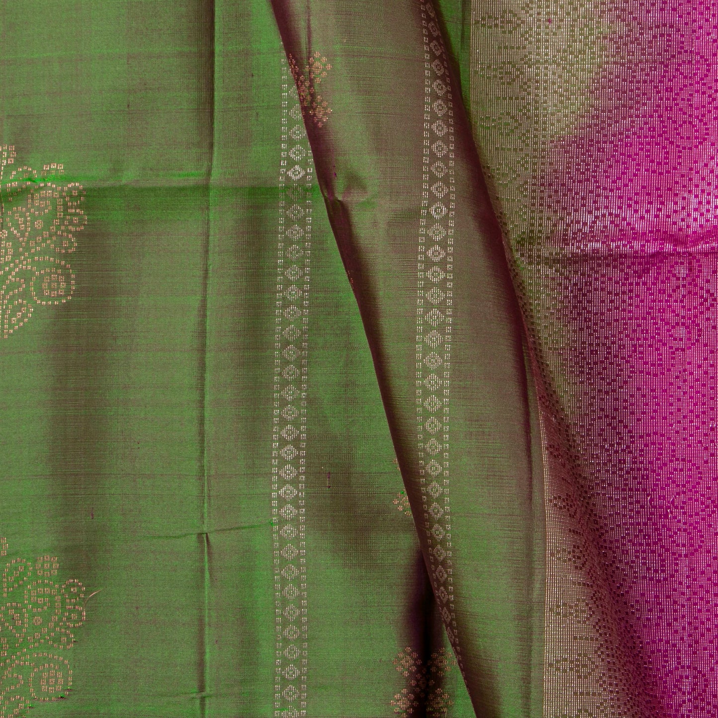 Green And Pink Borderless Kanchipuram Soft Silk Saree For Festive Wear PV RSP 168