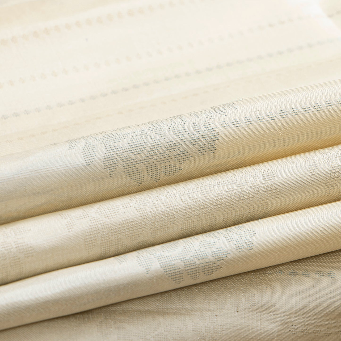 Off White And Beige Borderless Kanchipuram Soft Silk Saree For Festive Wear PV RSP 164