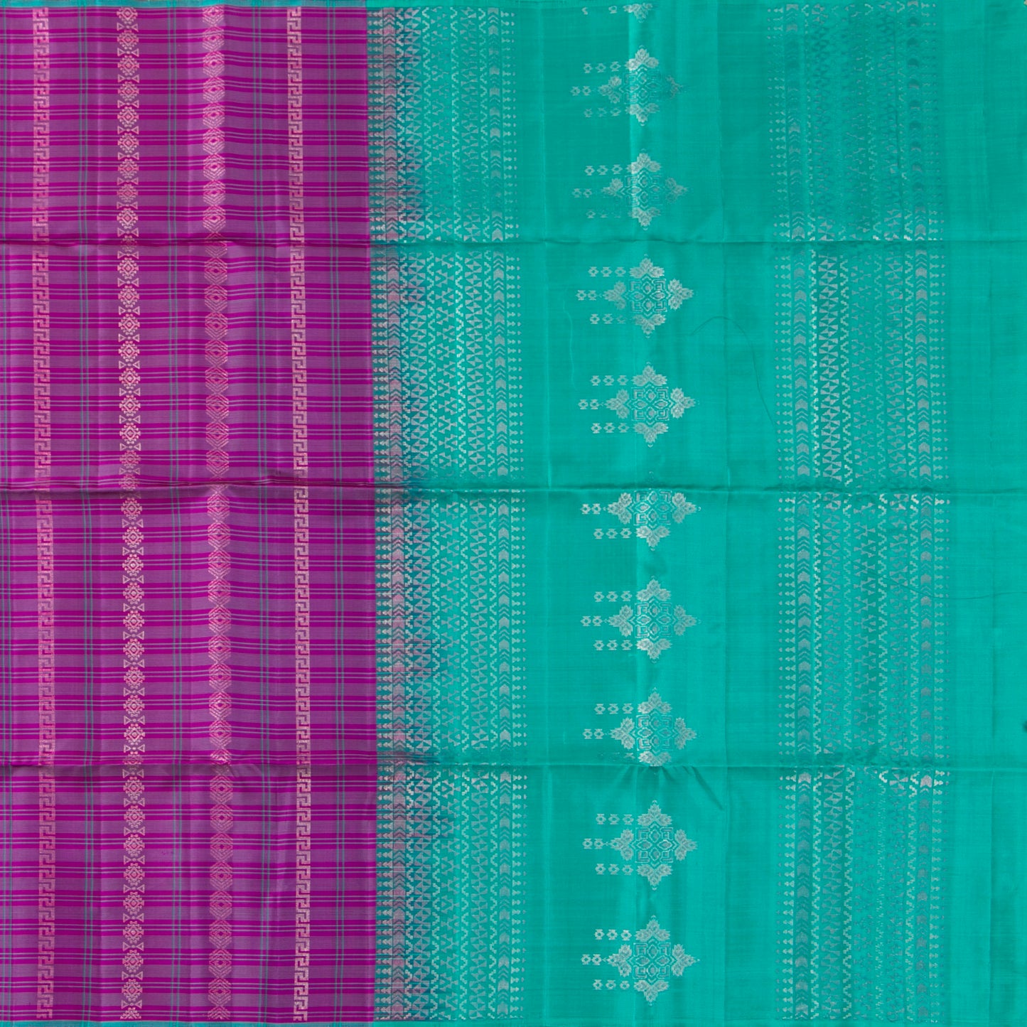 Magenta And Blue Borderless Kanchipuram Soft Silk Saree For Festive Wear PV RSP 174