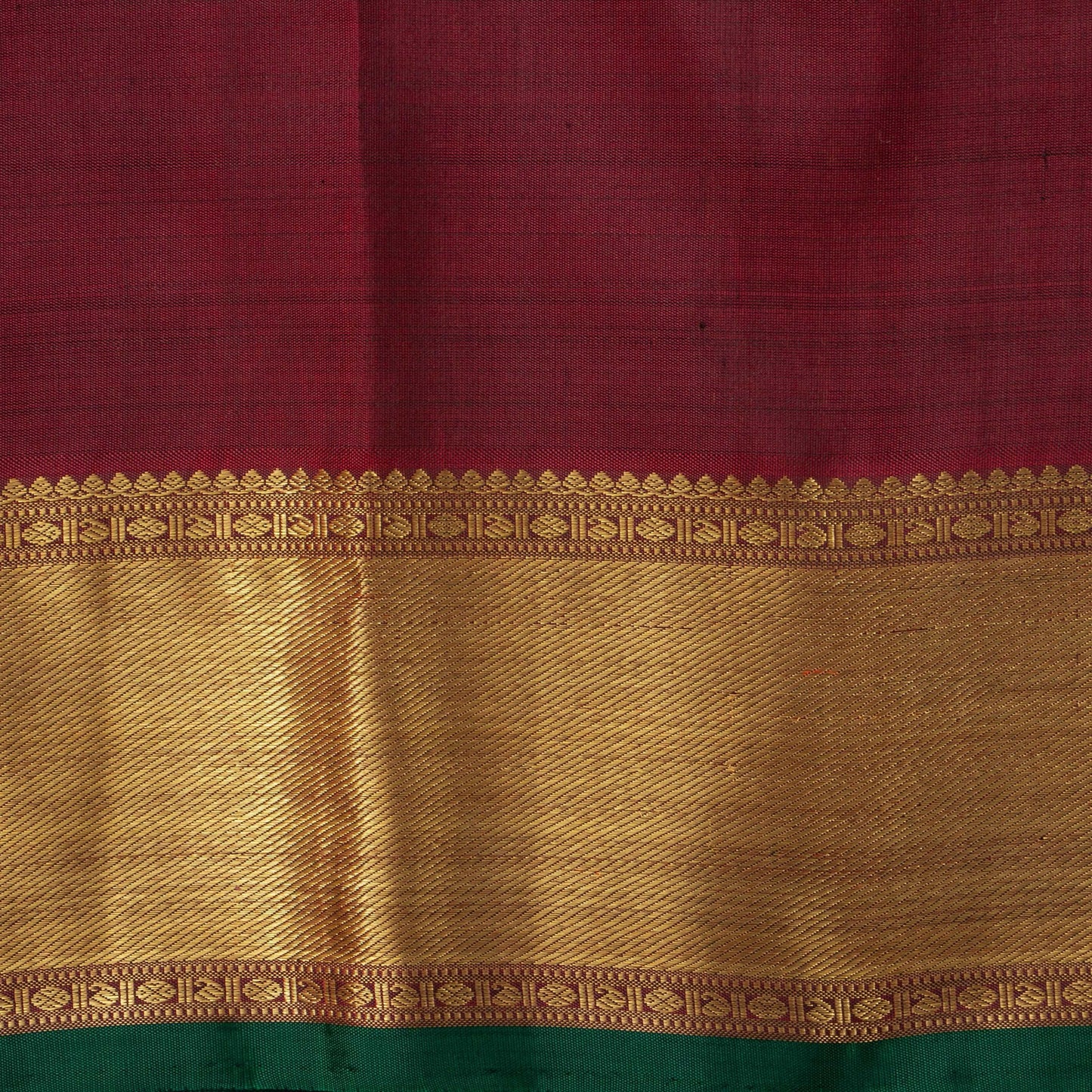 Black And Maroon Kanchipuram Silk Saree With Medium Border Handwoven Pure Silk For Festive Wear PV NYC 1252 - Silk Sari - Panjavarnam PV NYC 1252