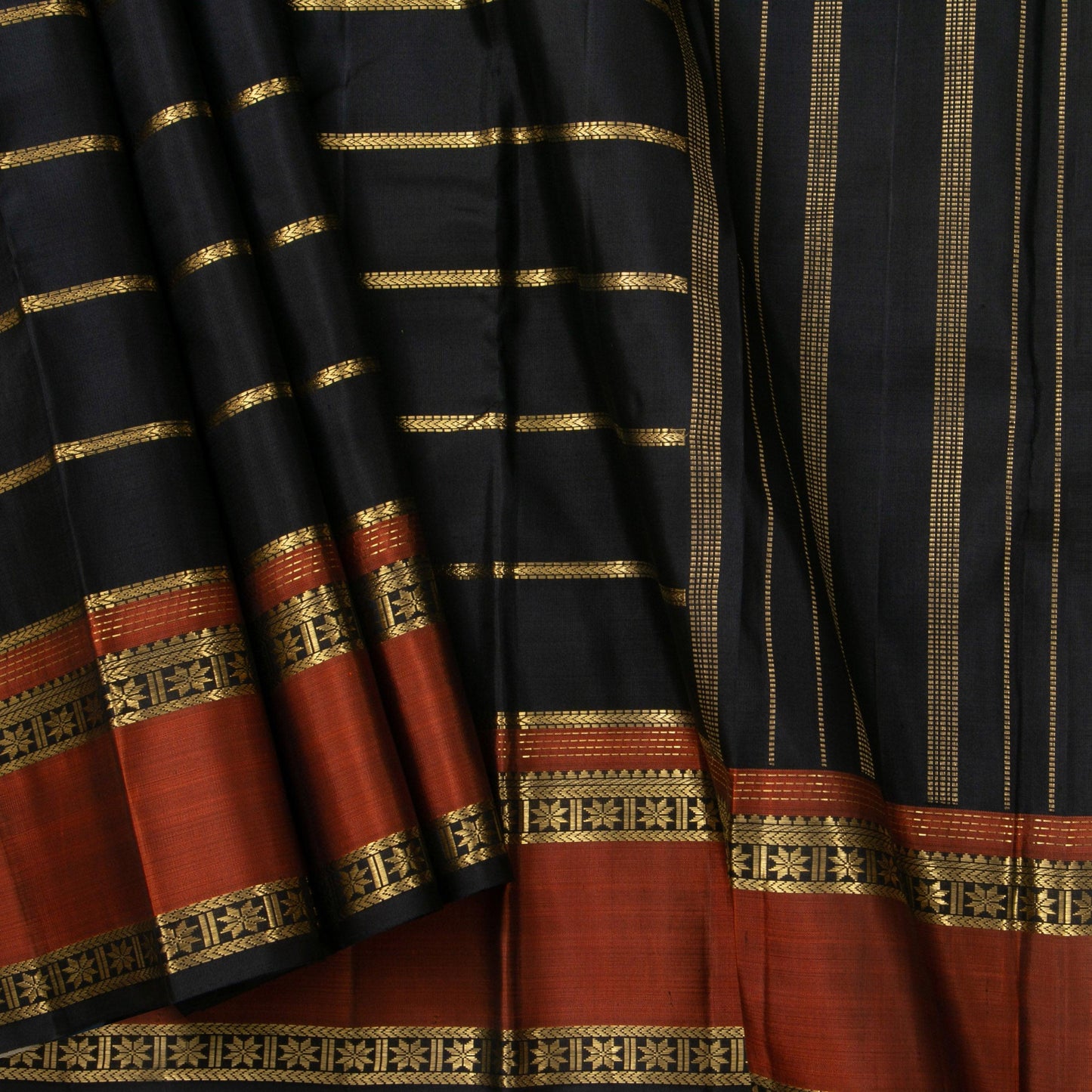 Black Veldhari Kanchipuram Silk Saree With Medium Border Handwoven Pure Silk For Festive Wear PV NYC 1242 - Silk Sari - Panjavarnam PV NYC 1242