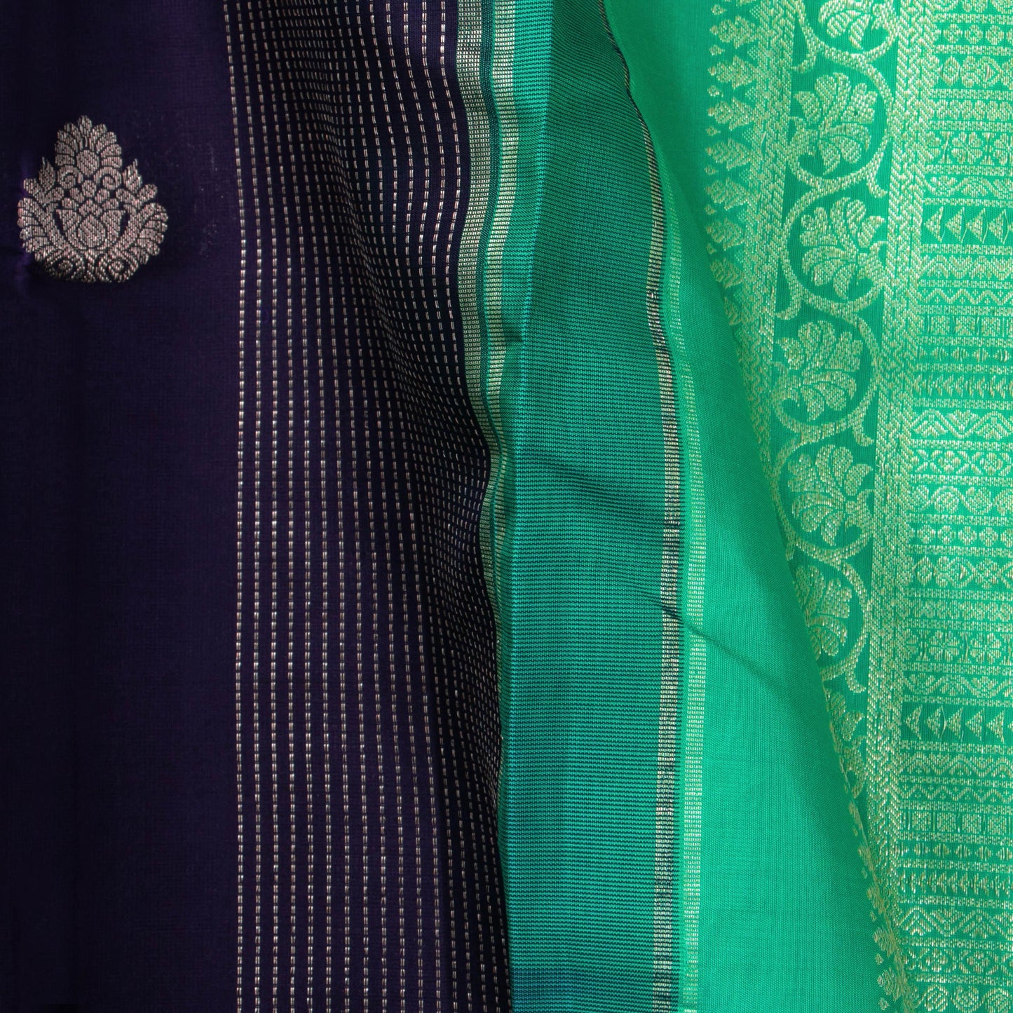 Blue And Sea Green Kanchipuram Silk Saree Borderless Handwoven Pure Silk For Festive Wear PV NYC 1198 - Silk Sari - Panjavarnam PV NYC 1198