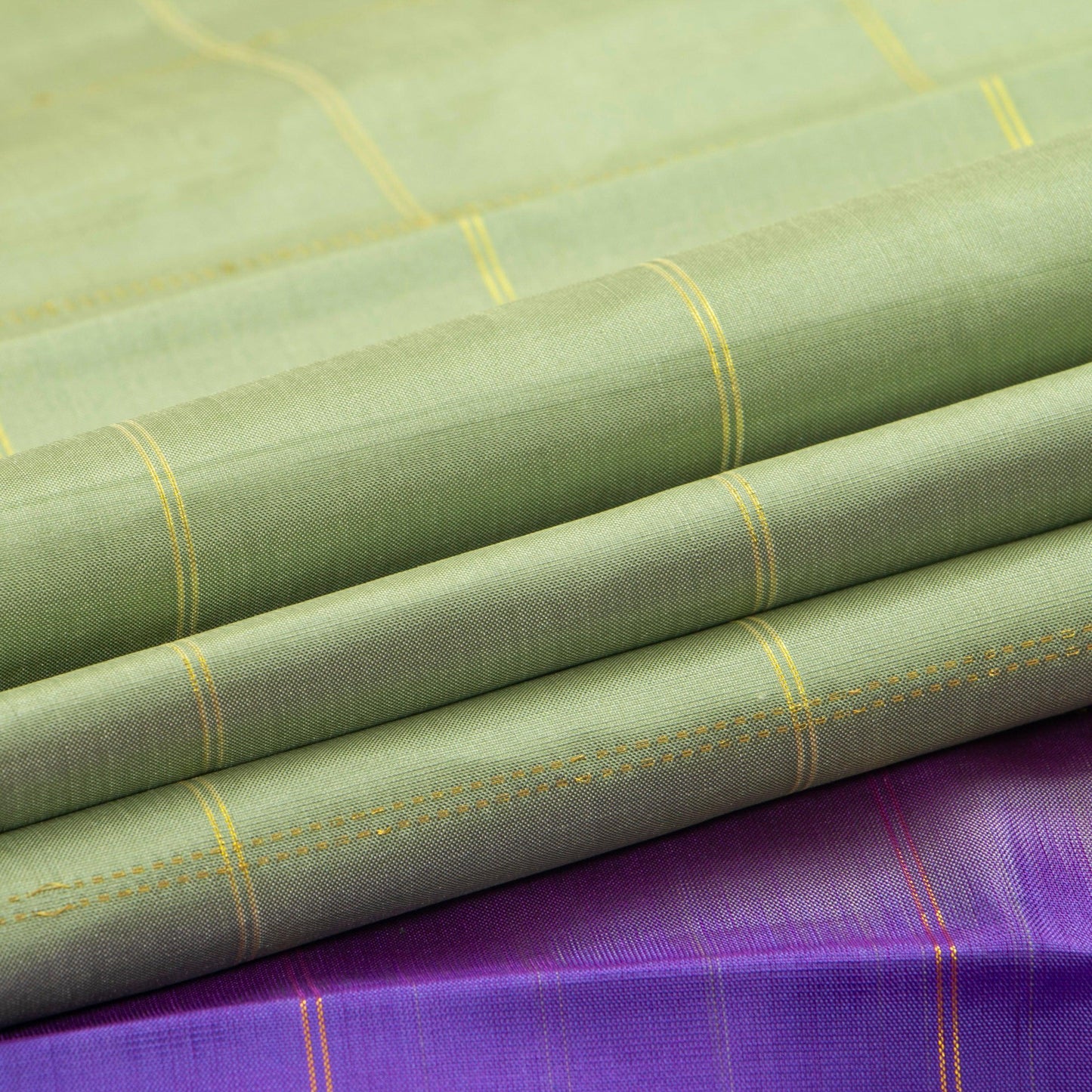 Elachi Green And Violet Kanchipuram Borderless Silk Saree Handwoven Pure Silk Pure Zari For Festive Wear PV NYC 1408 - Silk Sari - Panjavarnam PV NYC 1408