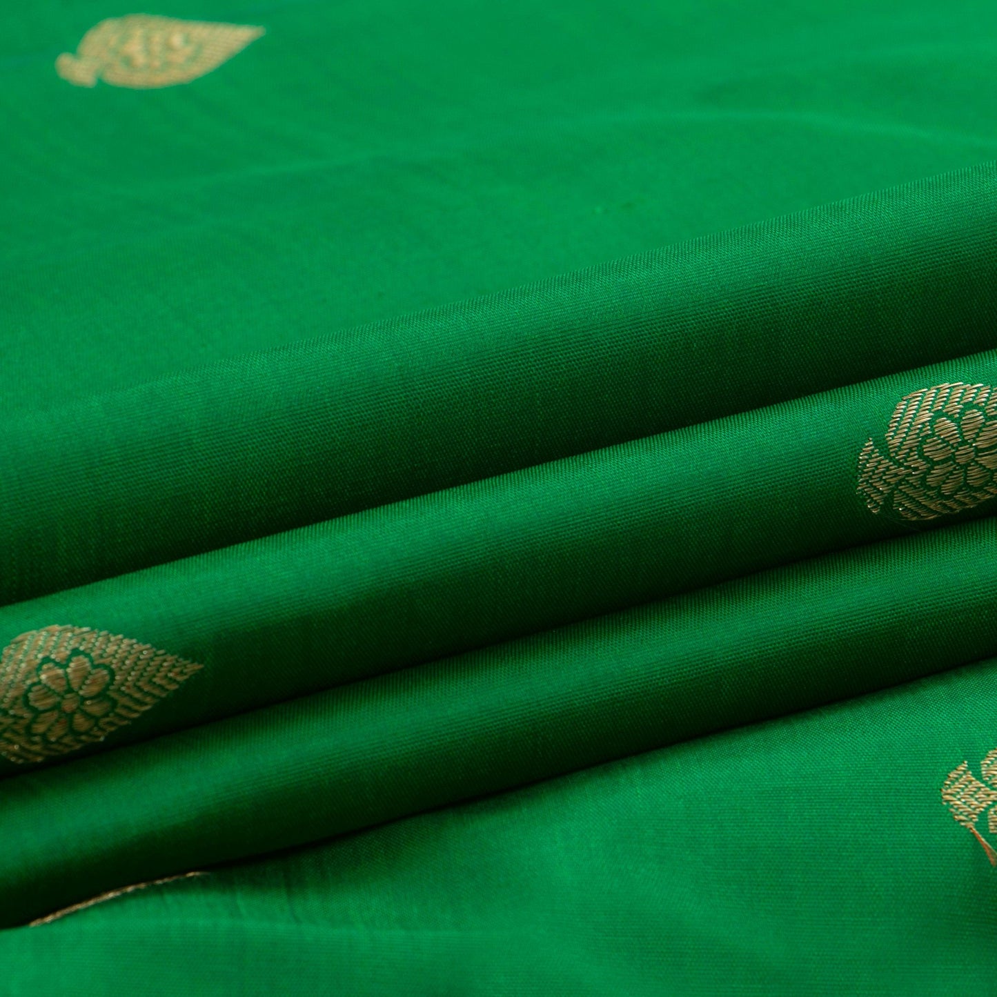 Green Kanchipuram Borderless Silk Saree Handwoven Pure Silk Pure Zari For Festive Wear PV GTA 101 - Silk Sari - Panjavarnam PV GTA 101