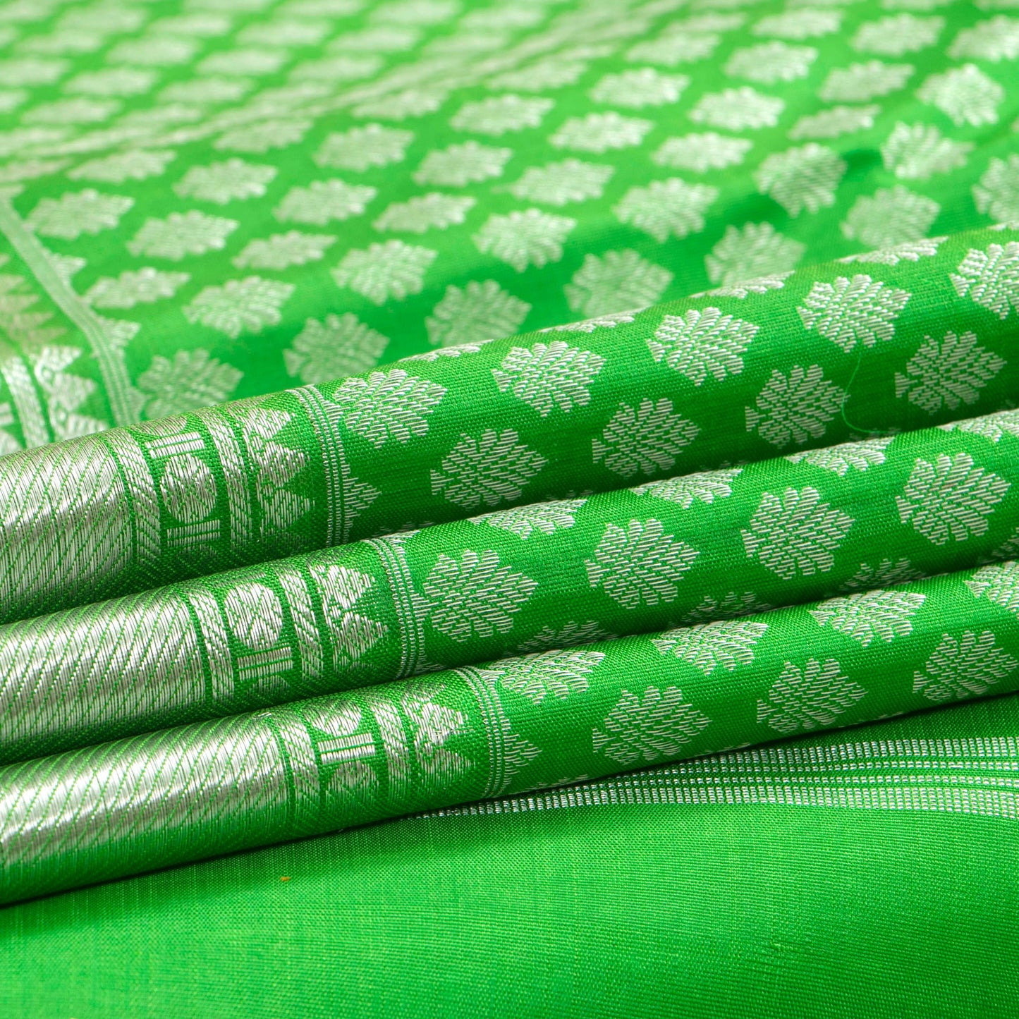 Green Kanchipuram Silk Saree For Wedding Wear PV NYC 1393 - Silk Sari - Panjavarnam PV NYC 1393