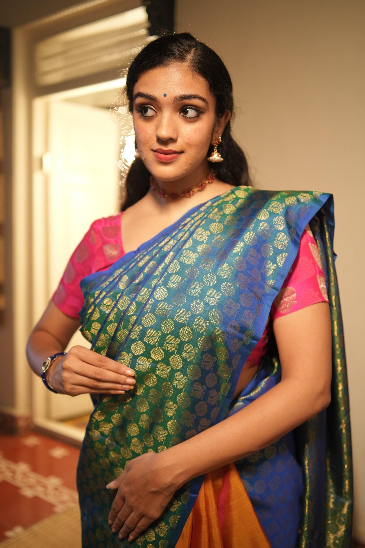 Mayilkazhuthu Blue And Orange Kanchipuram Silk Saree Borderless Half and Half Handwoven Pure Silk For Wedding Wear PV NYC 1219 - Silk Sari - Panjavarnam PV NYC 1219
