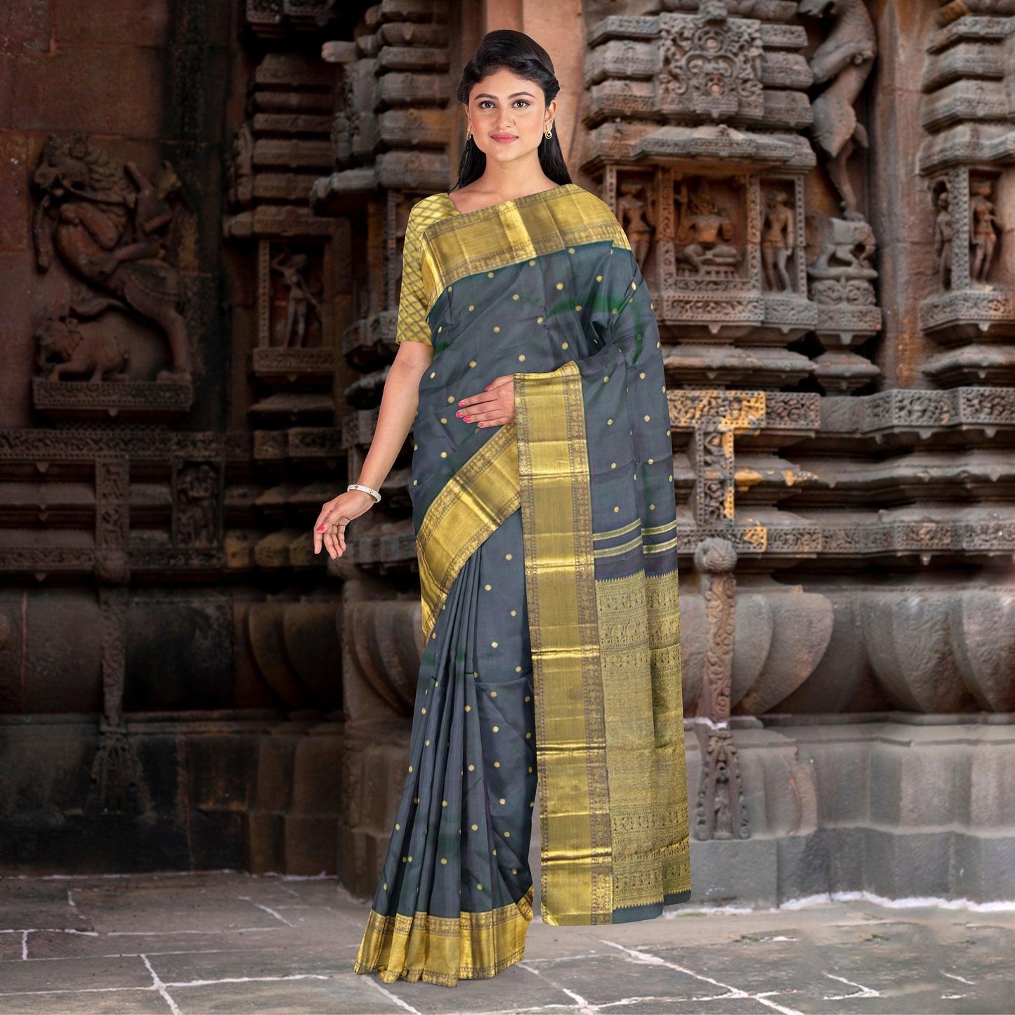 Mayilkazhuthu Green Kanchipuram Silk Saree With Medium Border Handwoven Pure Silk For Wedding Wear PV NYC 1094 - Silk Sari - Panjavarnam PV NYC 1094