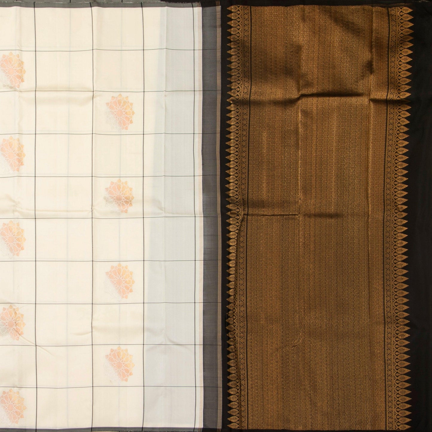 Off White And Black Kanchipuram Silk Saree Borderless Handwoven Pure Silk For Festive Wear PV NYC 1277 - Silk Sari - Panjavarnam PV NYC 1277