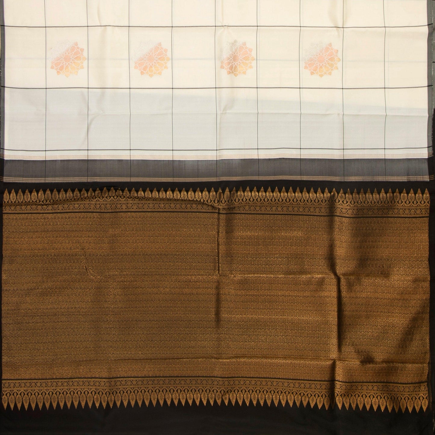 Off White And Black Kanchipuram Silk Saree Borderless Handwoven Pure Silk For Festive Wear PV NYC 1277 - Silk Sari - Panjavarnam PV NYC 1277