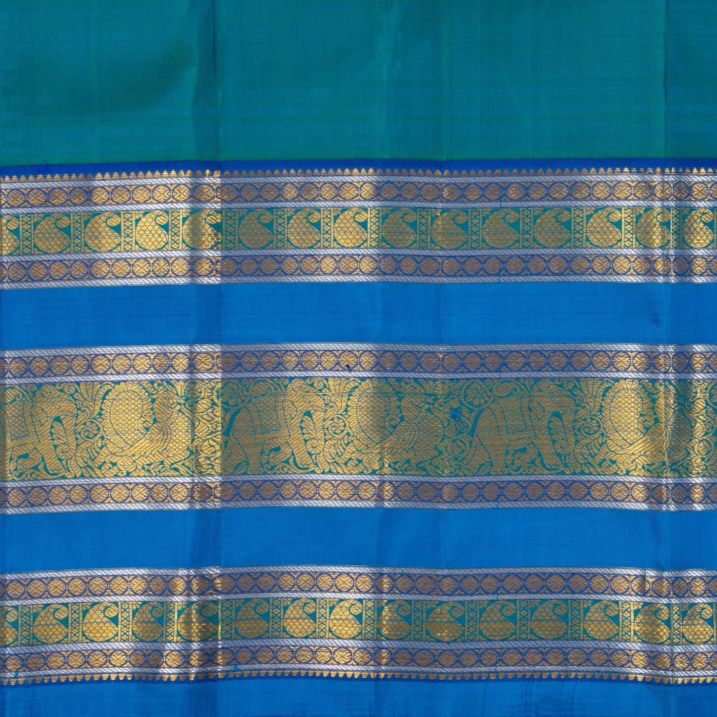 Off White And Blue Kanchipuram Silk Saree With Medium Border Handwoven Pure Silk For Festive Wear PV J 3762 - Silk Sari - Panjavarnam PV J 3762