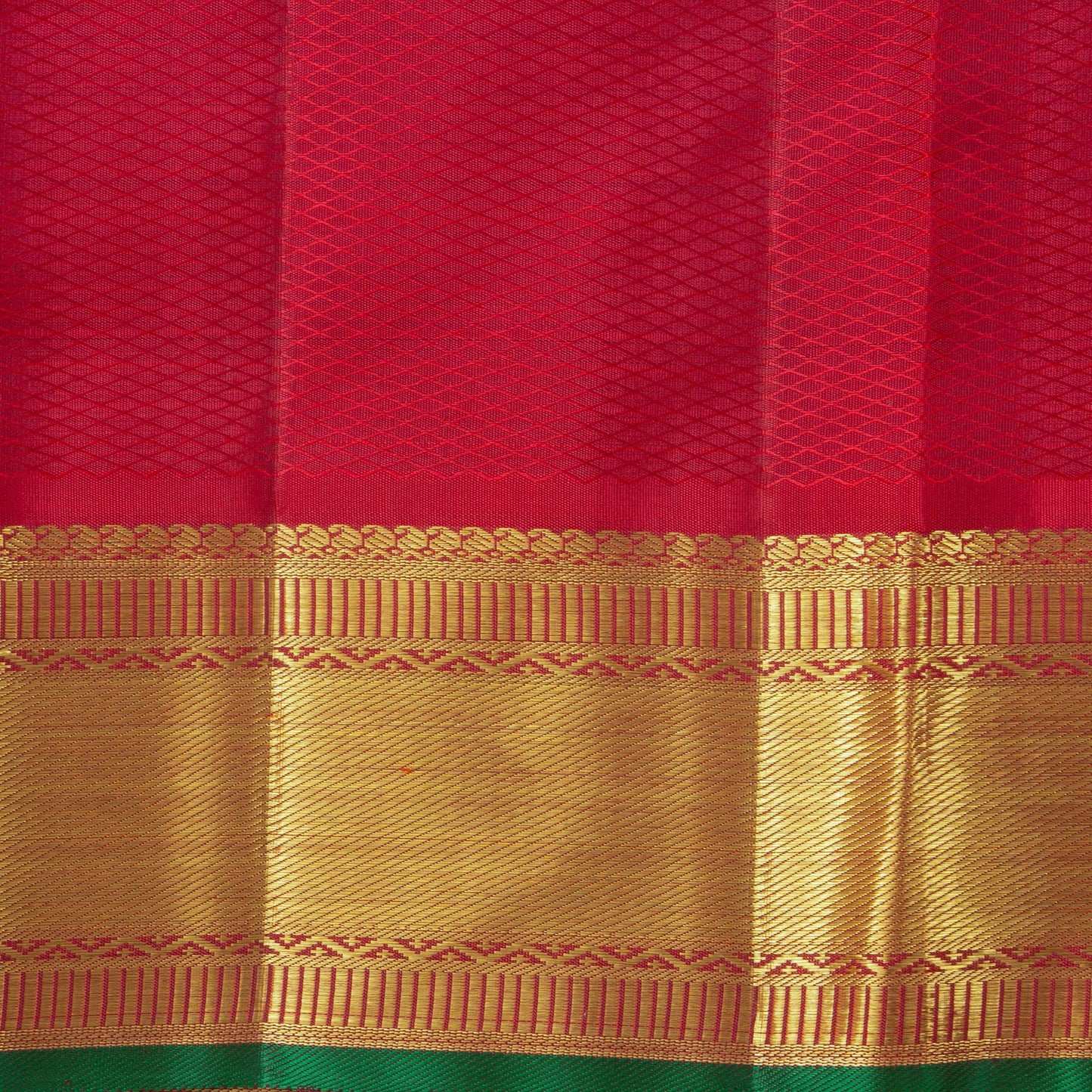 Off White And Red Kanchipuram Silk Saree With Medium Border Handwoven Pure Silk For Wedding Wear PV NYC 1137 - Silk Sari - Panjavarnam PV NYC 1137