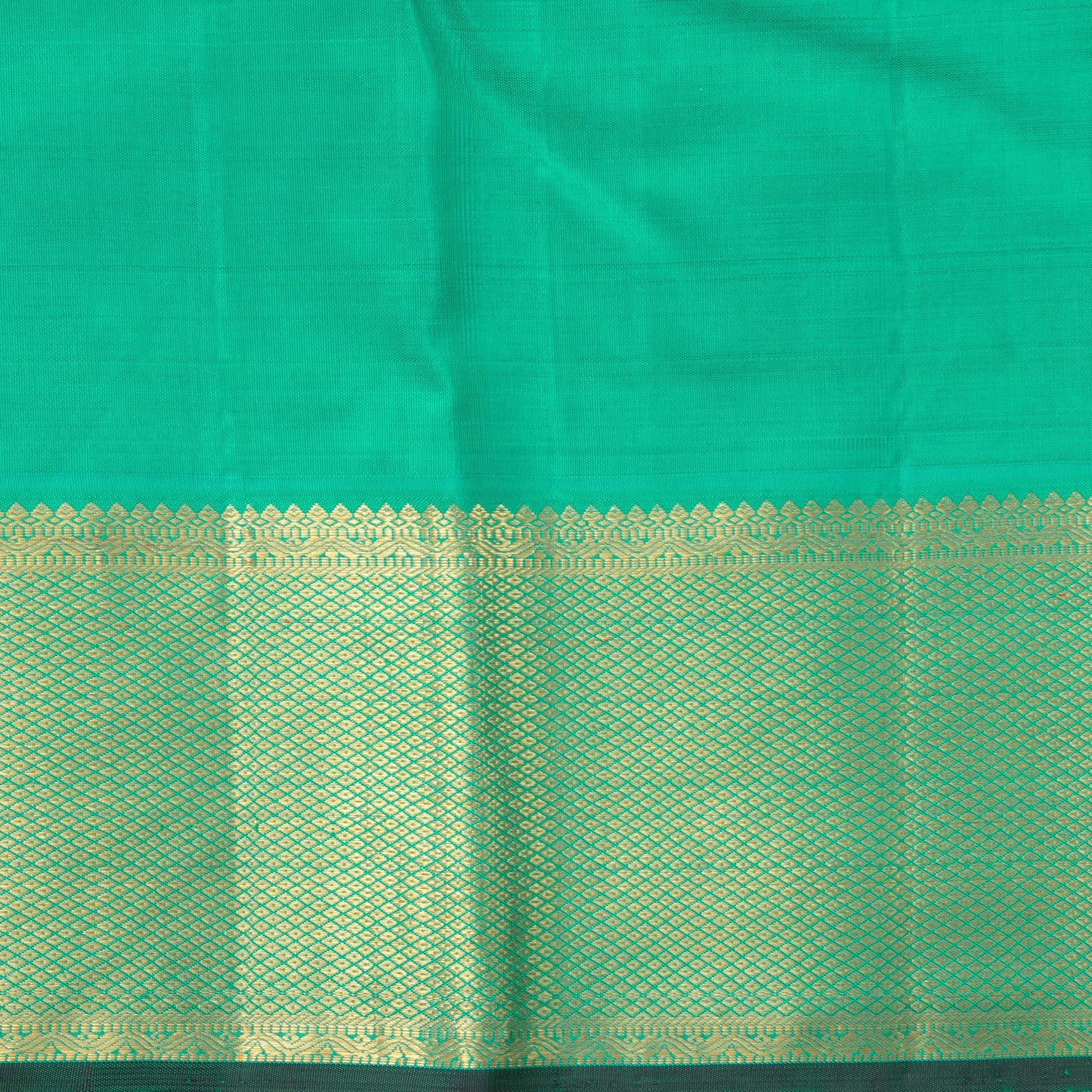 Orange And Sea Green Kanjivaram Silk Saree With Medium Border Handwoven Pure Silk For Festive Wear PV J 2955 - Silk Sari - Panjavarnam PV J 2955