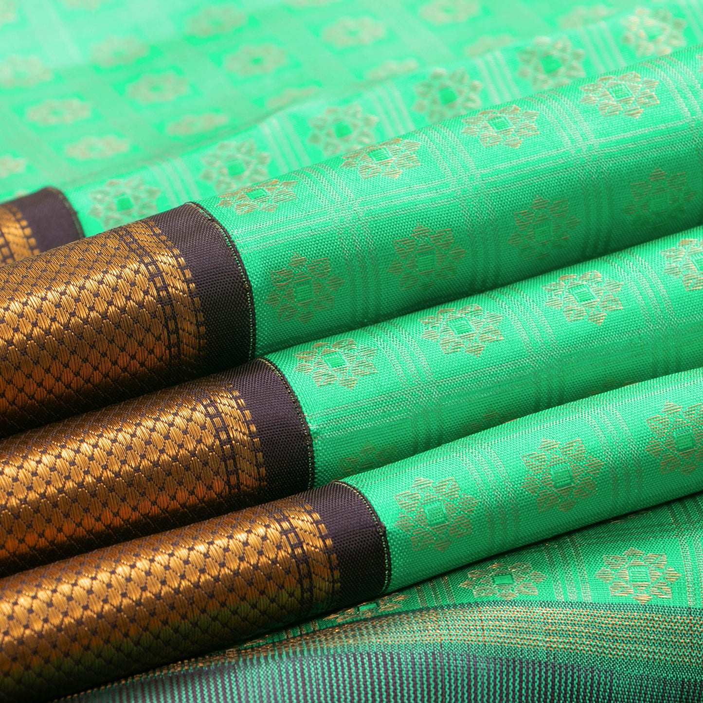 Sea Green And Brown Kanchipuram Silk Saree With Medium Border Handwoven Pure Silk For Wedding Wear PV NYC 1118 - Silk Sari - Panjavarnam PV NYC 1118
