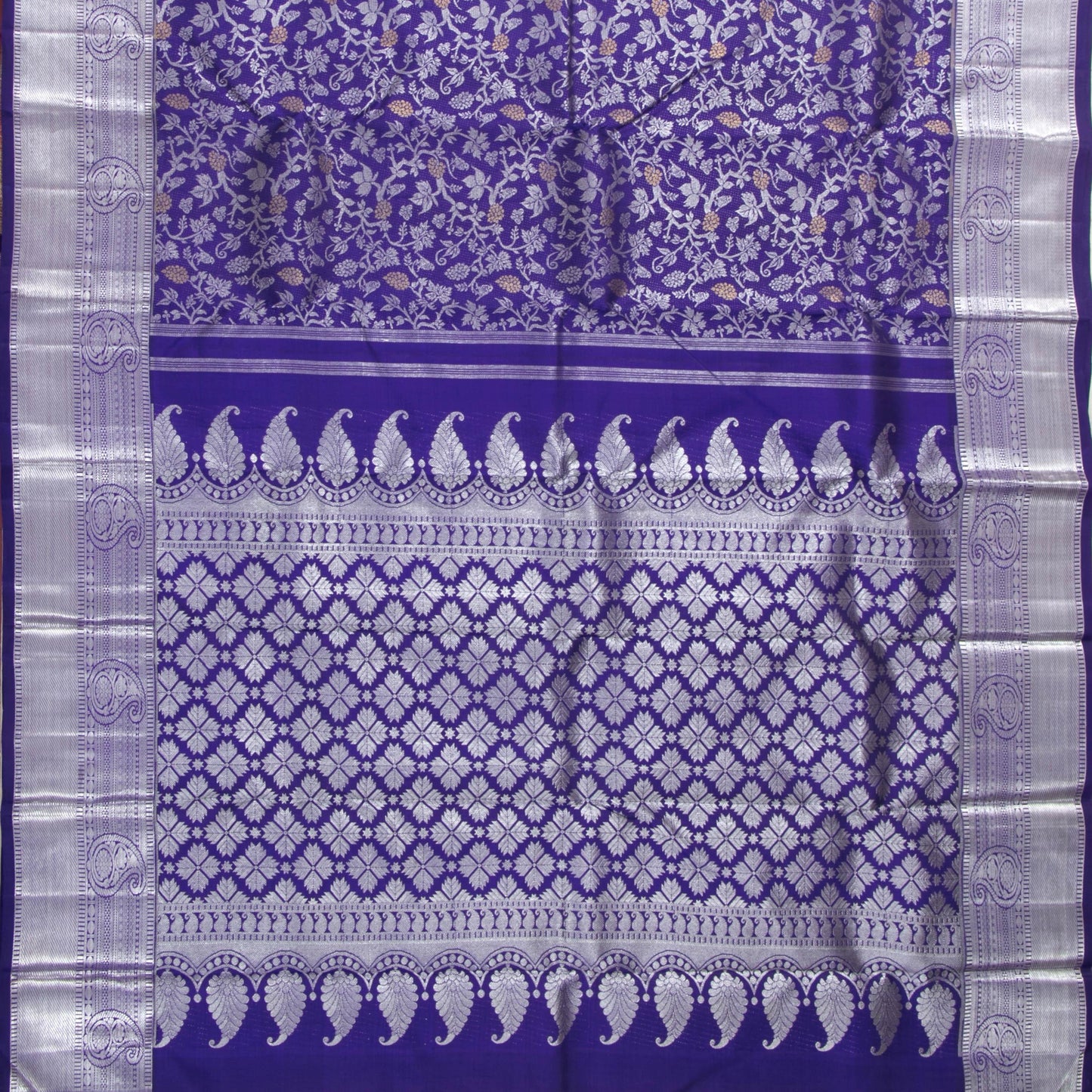 Violet Kanchipuram Silk Saree With Medium Border Handwoven Pure Silk For Wedding Wear PV NYC 1122 - Silk Sari - Panjavarnam PV NYC 1122