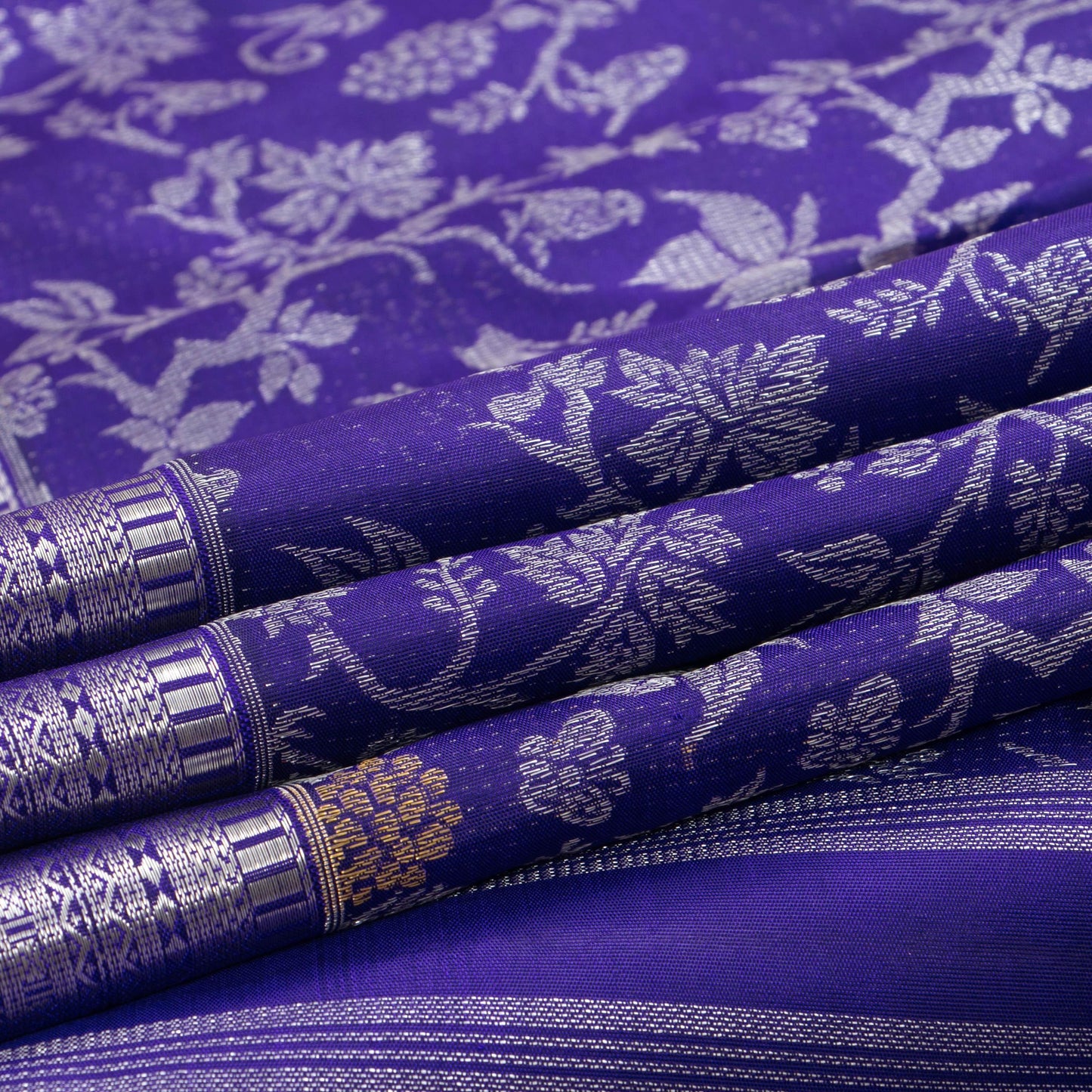 Violet Kanchipuram Silk Saree With Medium Border Handwoven Pure Silk For Wedding Wear PV NYC 1122 - Silk Sari - Panjavarnam PV NYC 1122