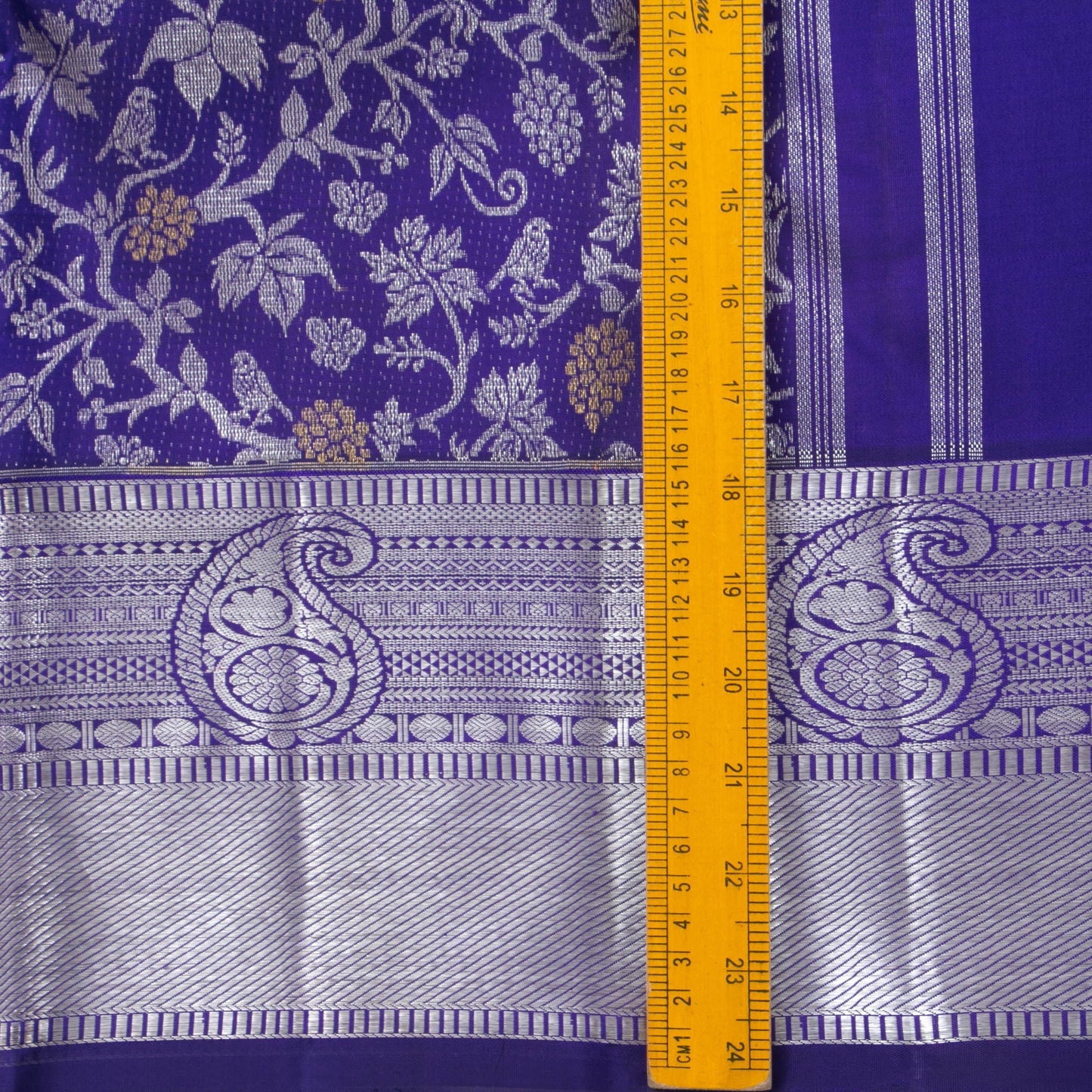 Violet Kanchipuram Silk Saree With Medium Border Handwoven Pure Silk For Wedding Wear PV NYC 1122 - Silk Sari - Panjavarnam PV NYC 1122