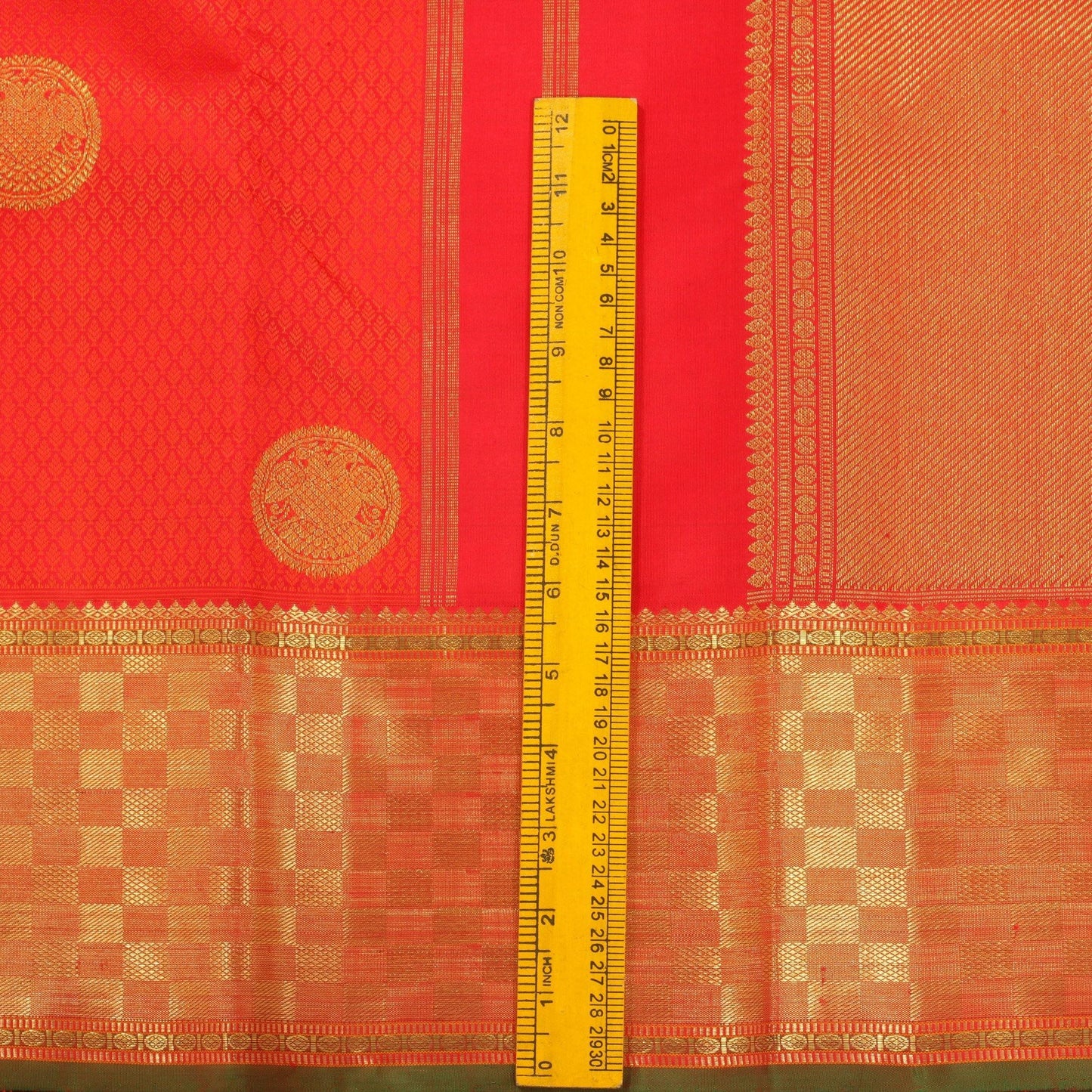 Red Handwoven Kanjivaram Pure Silk Saree Pure Silk Pure Zari For Wedding Wear PVG 4010 - Silk Sari - Panjavarnam PVG 4010