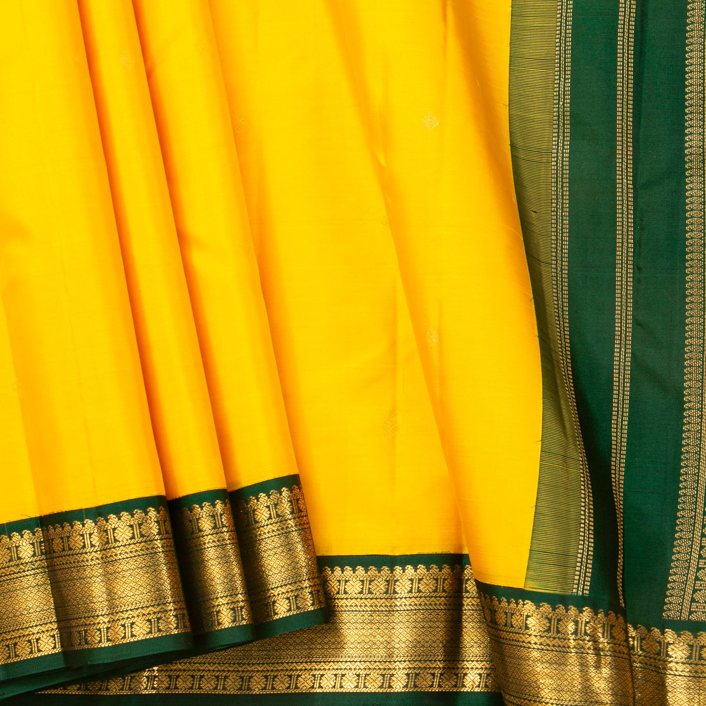 Yellow And Green Kanchipuram Silk Saree For Festive Wear PV MEN 194 - Silk Sari - Panjavarnam PV MEN 194