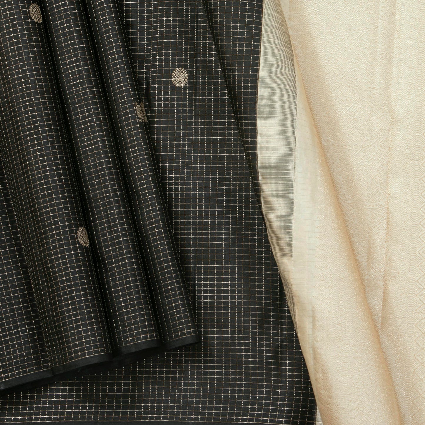 Black And Off White Kanchipuram Silk Saree Borderless  For Festive Wear PV MEN 240