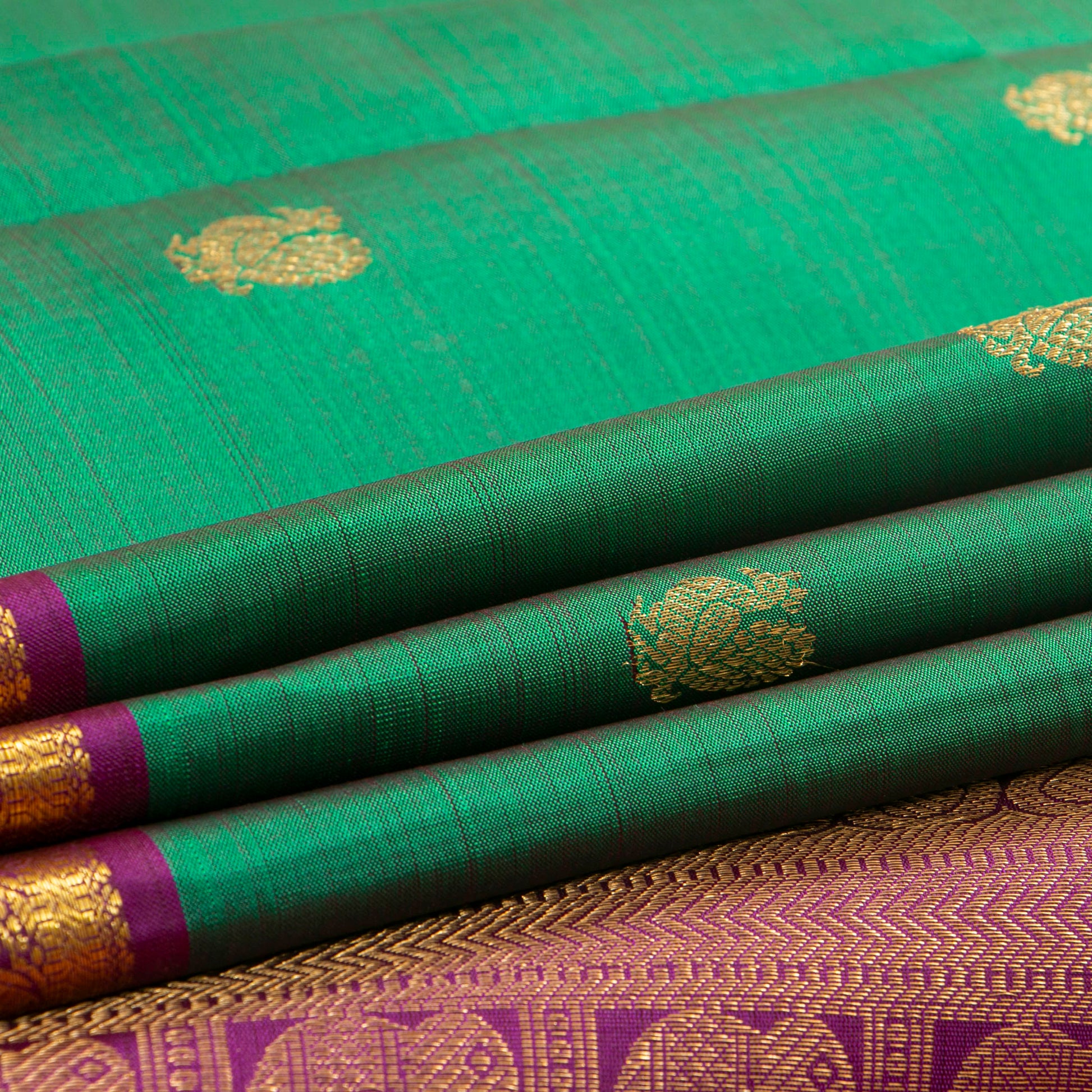 Green And Magenta Kanchipuram Silk Saree For Festive Wear PV MEN 235 - Silk Sari - Panjavarnam PV MEN 235
