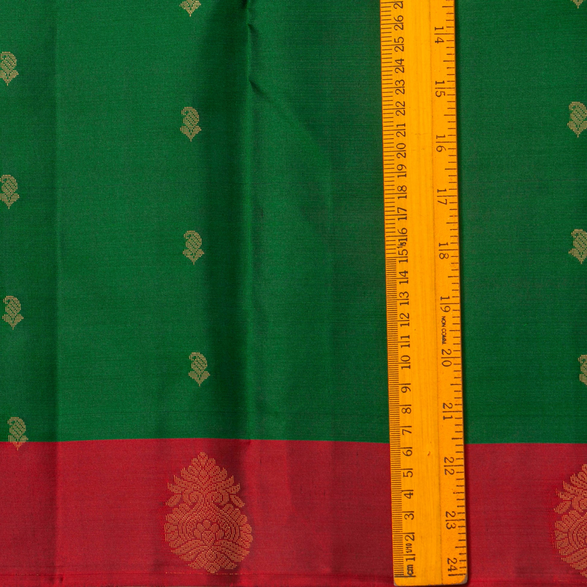 Green And Maroon Kanchipuram Silk Saree Light Weight For Festive Wear PV MEN 115 - Silk Sari - Panjavarnam PV MEN 115