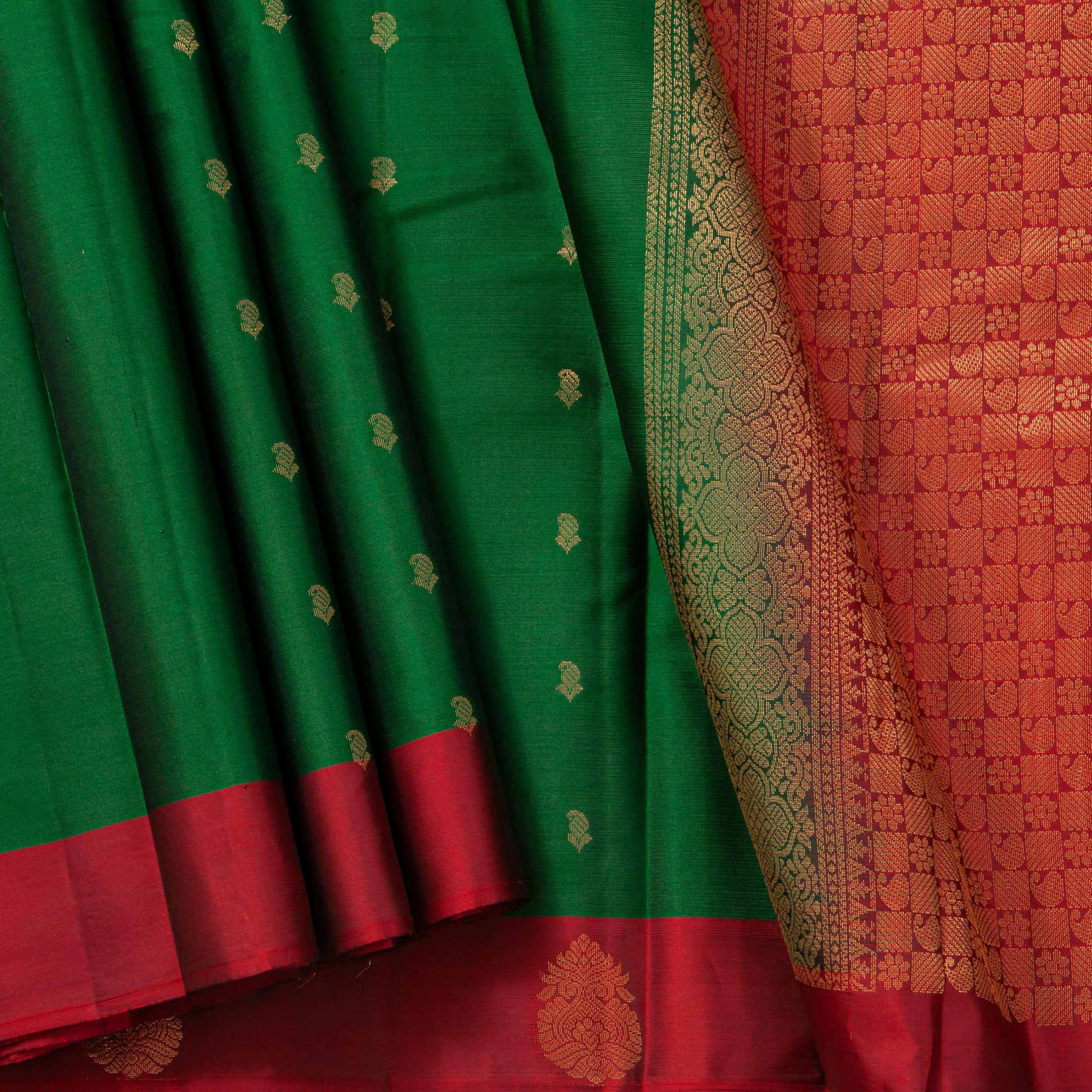 Green And Maroon Kanchipuram Silk Saree Light Weight For Festive Wear PV MEN 115 - Silk Sari - Panjavarnam PV MEN 115