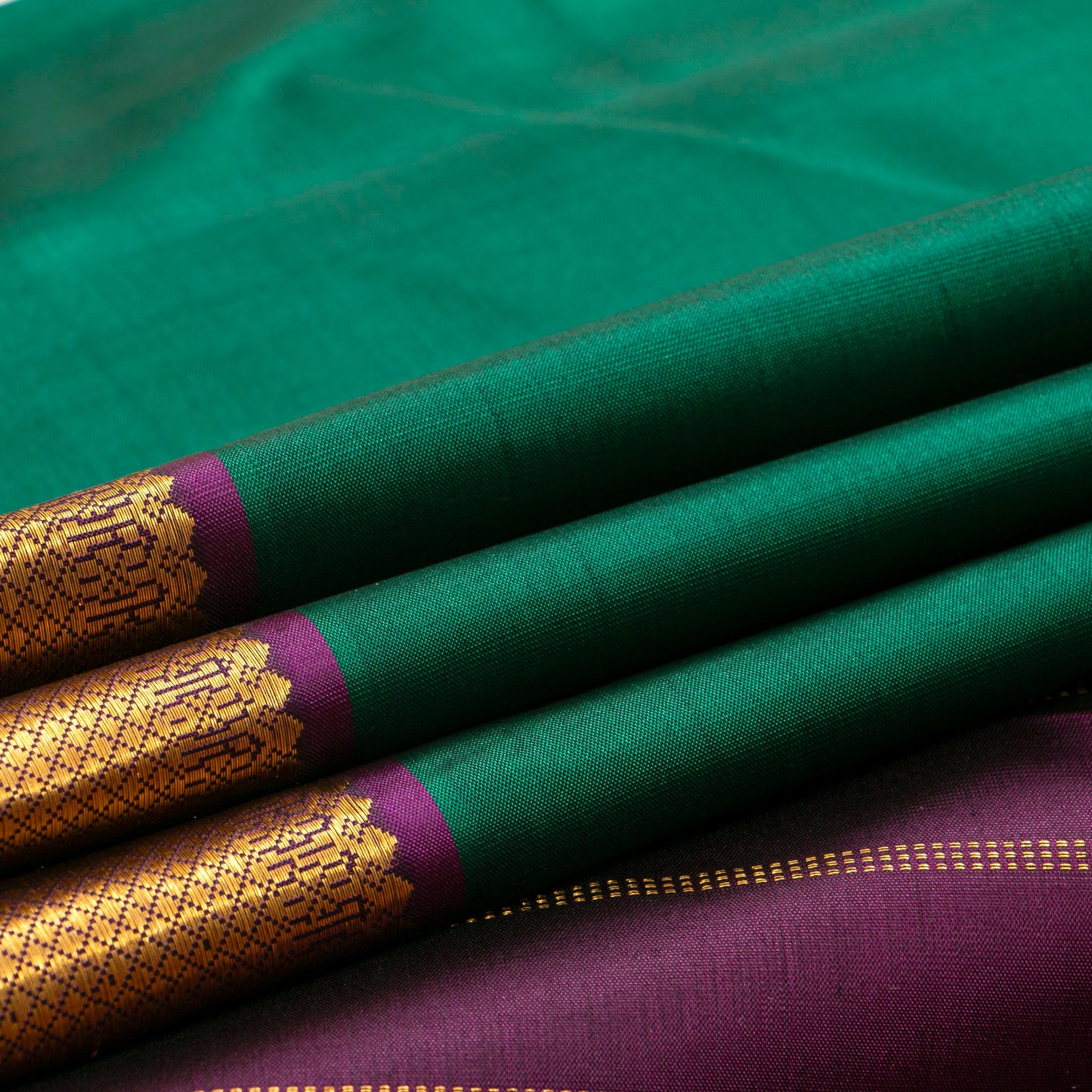 Green And Magenta Kanchipuram Silk Saree With Short Border Handwoven Pure Silk For Festive Wear PV J 5199