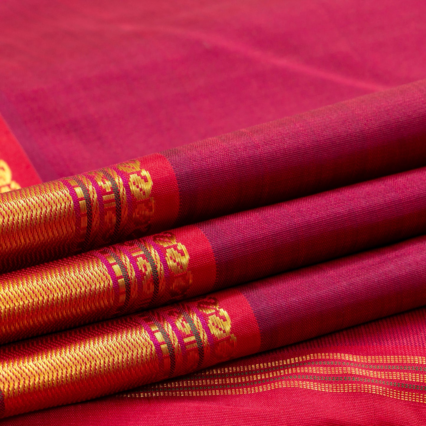 Maroon And Red Kanchipuram Silk Saree With Short Border Handwoven Pure Silk For Festive Wear PV J 5204