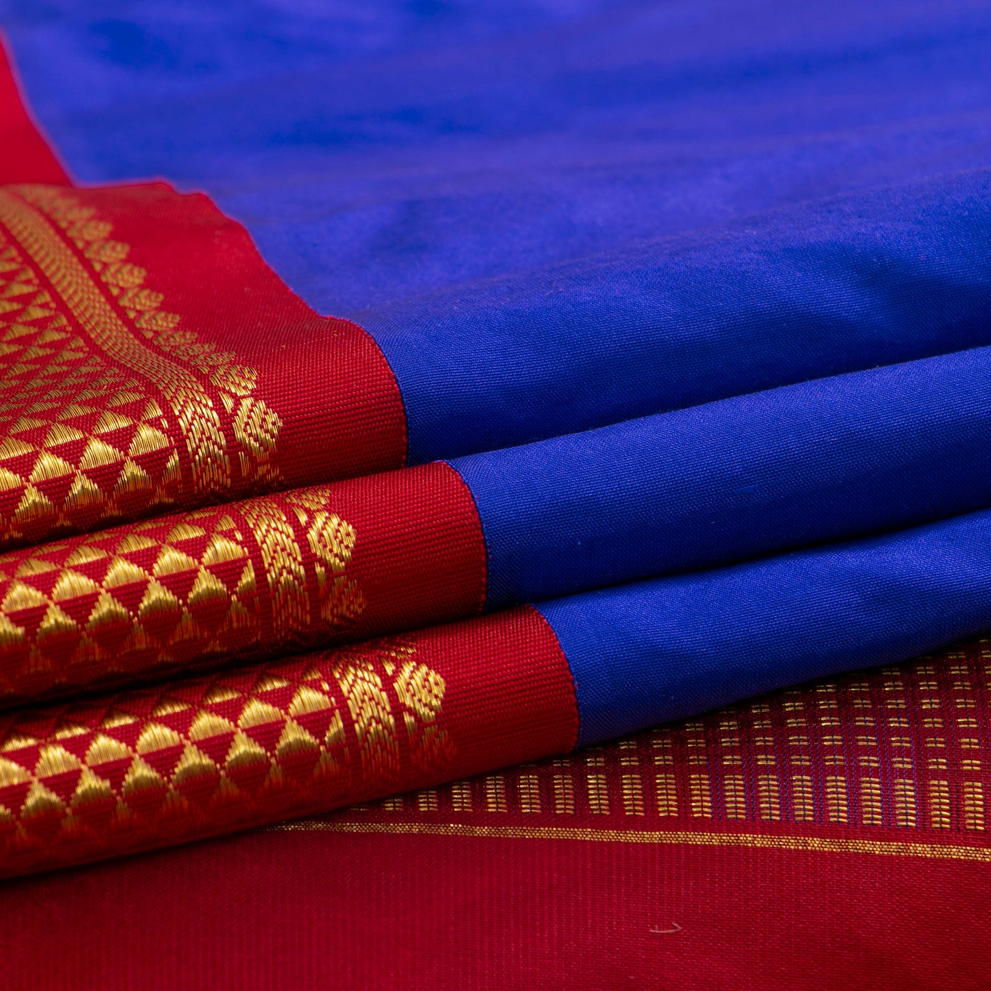 9 Yards Blue And Red Kanchipuram Silk Saree Handwoven Pure Silk Pure Zari For Wedding Wear PV NYC 1703