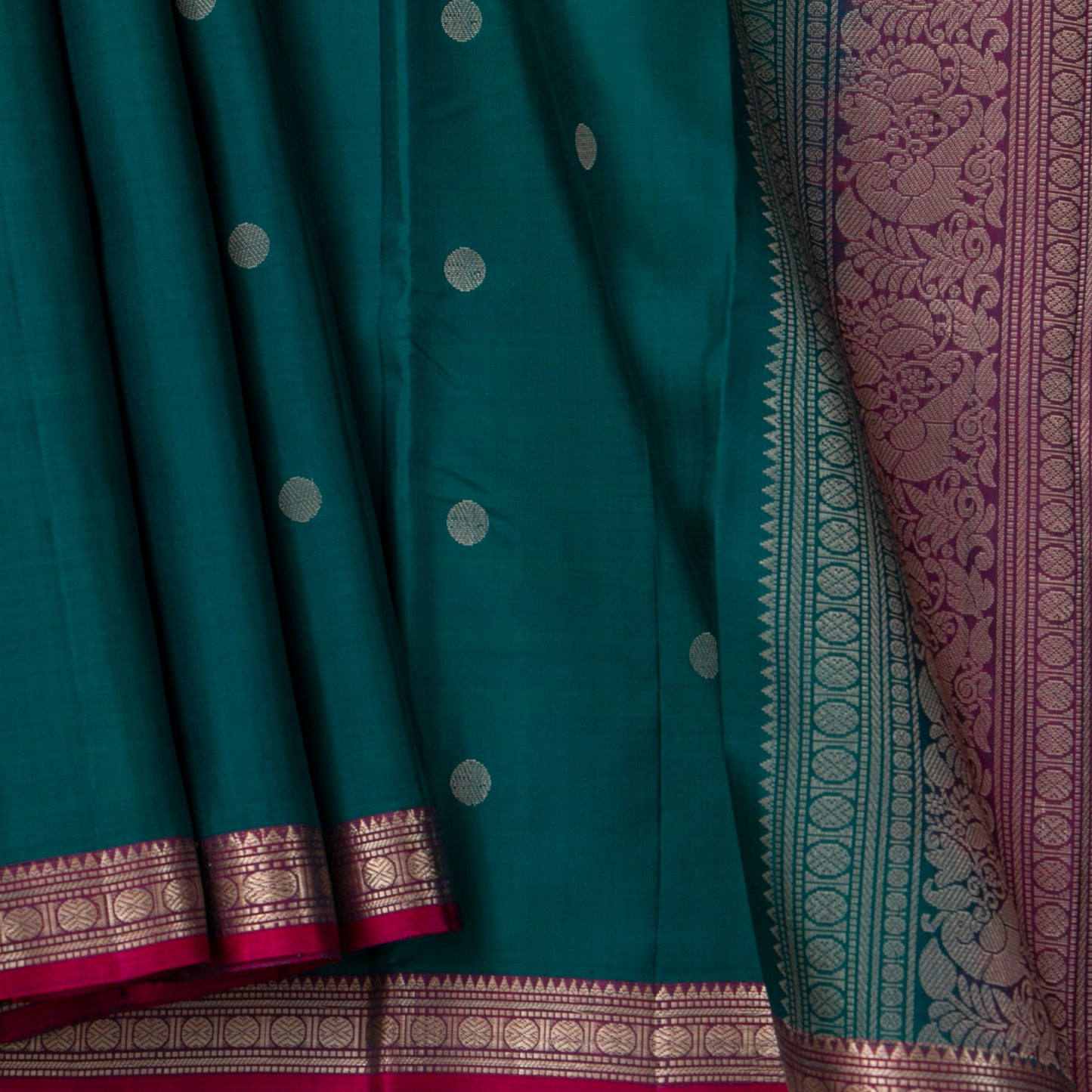 Mayilkazhuthu Green And Magenta Kanchipuram Silk Saree With Silver Zari For Party Wear PV RM 471