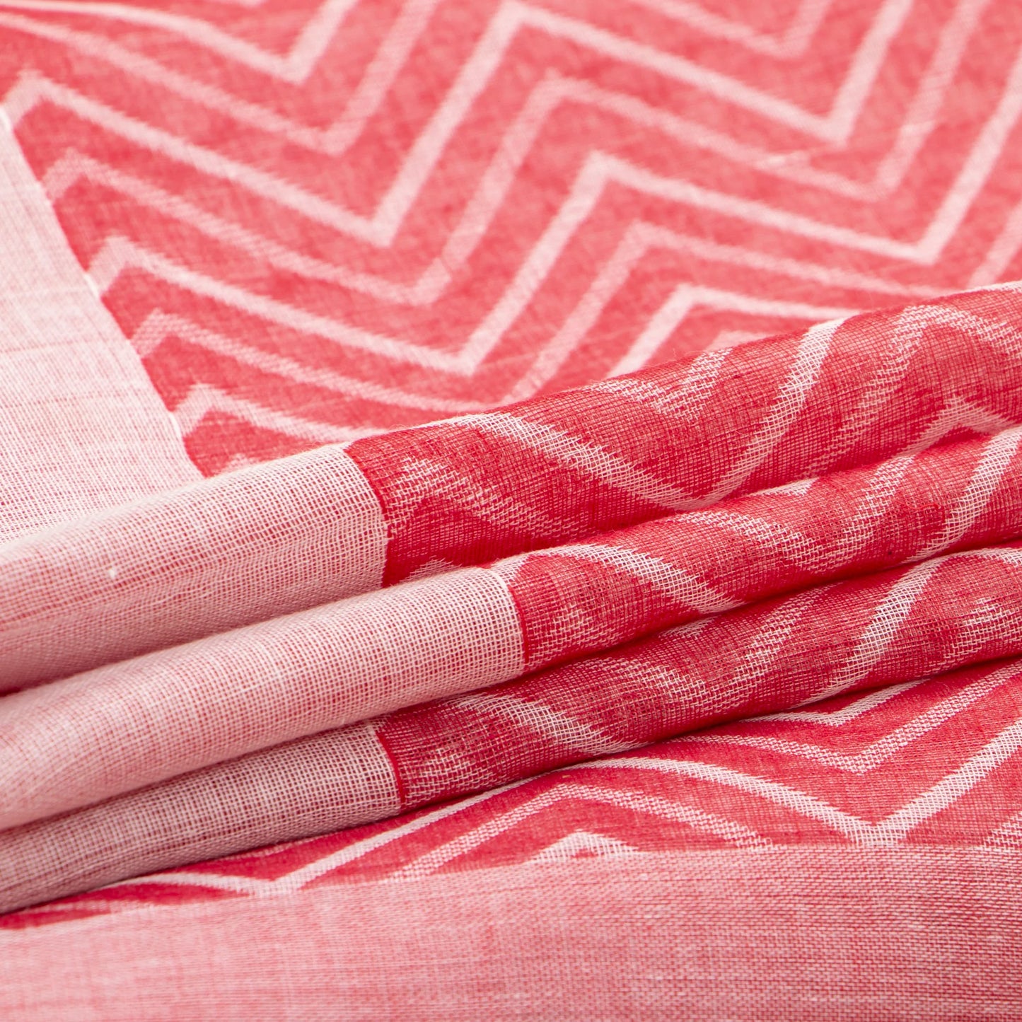 Red And Off White Dhakai Jamdhani Mulmul Silk Saree With Chevron Design For Office Wear PV MJ 114