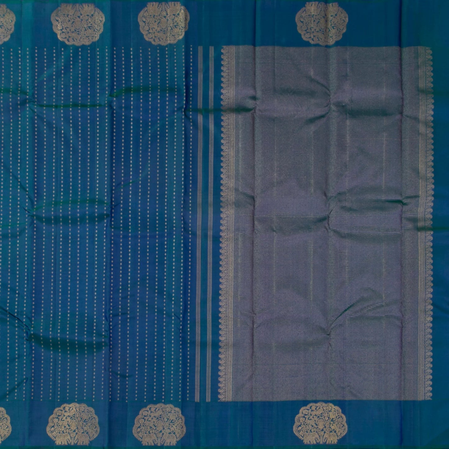 Mayilkazhuthu Blue And Green Dual Shade Kanchipuram Silk Saree For Wedding Wear PV GTA 105
