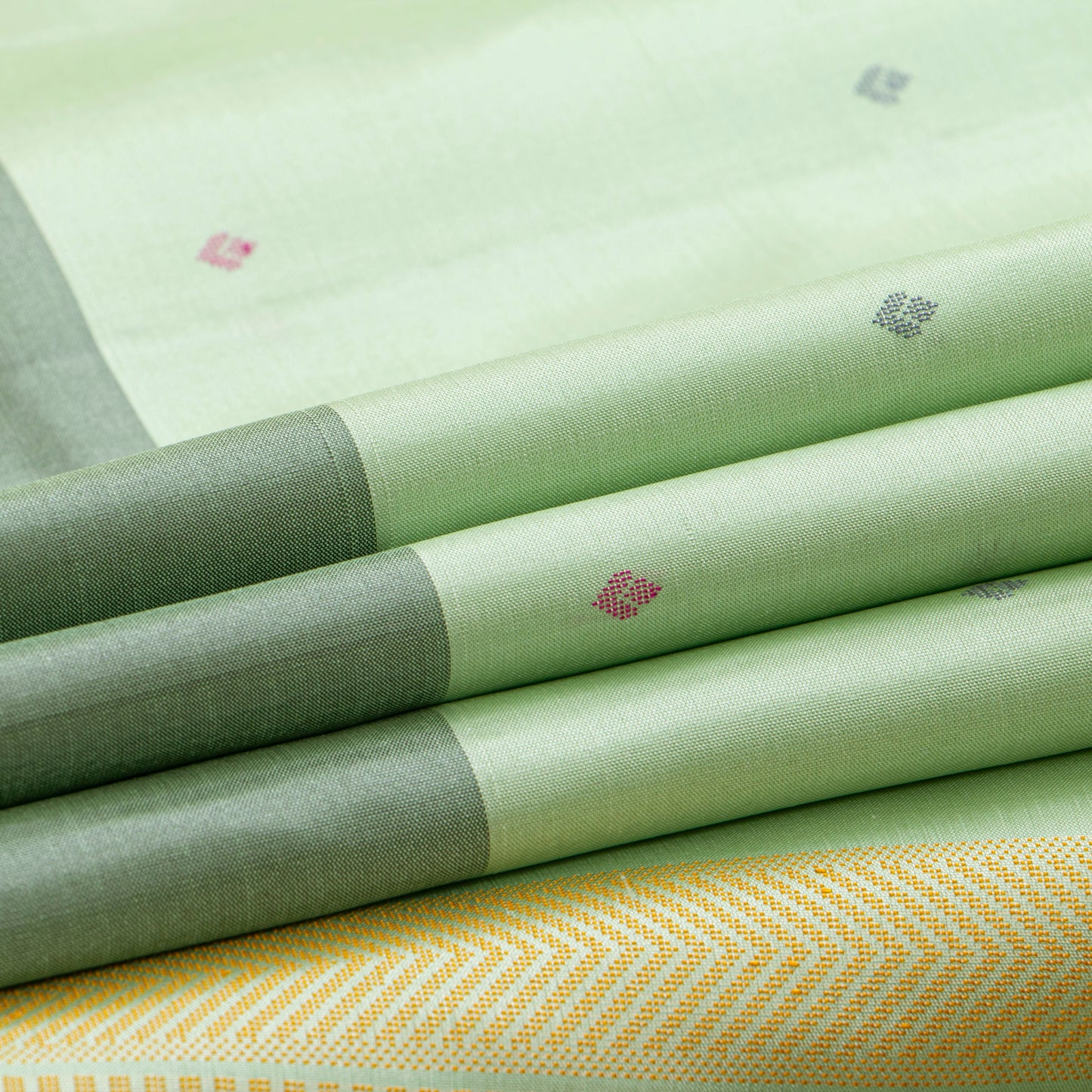 Elachi Green Ganga Jamuna Border Kanchipuram Silk Saree For Festive Wear PV KNN 337