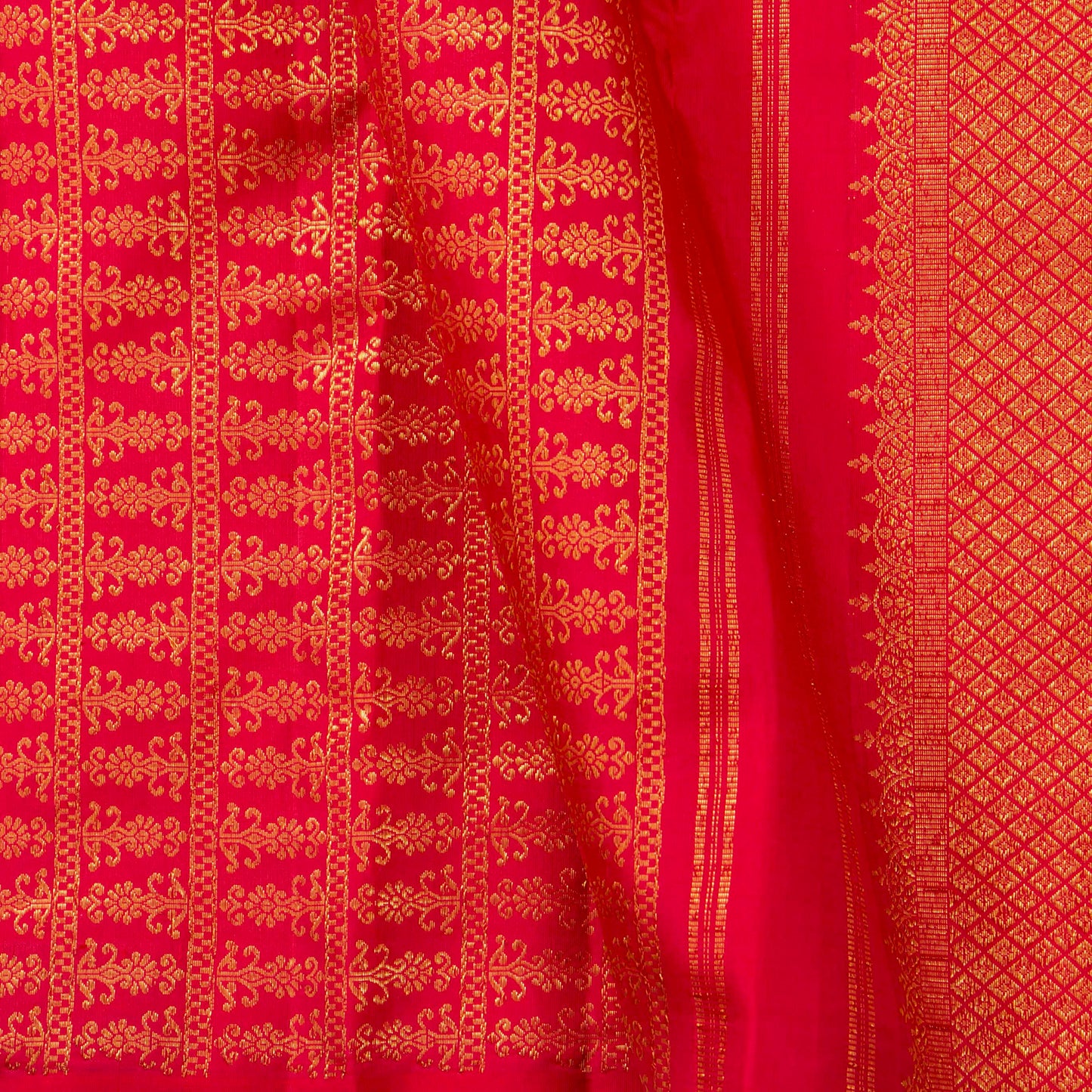 Red Kanchipuram Silk Saree Borderless For Festive Wear PV SAR 102