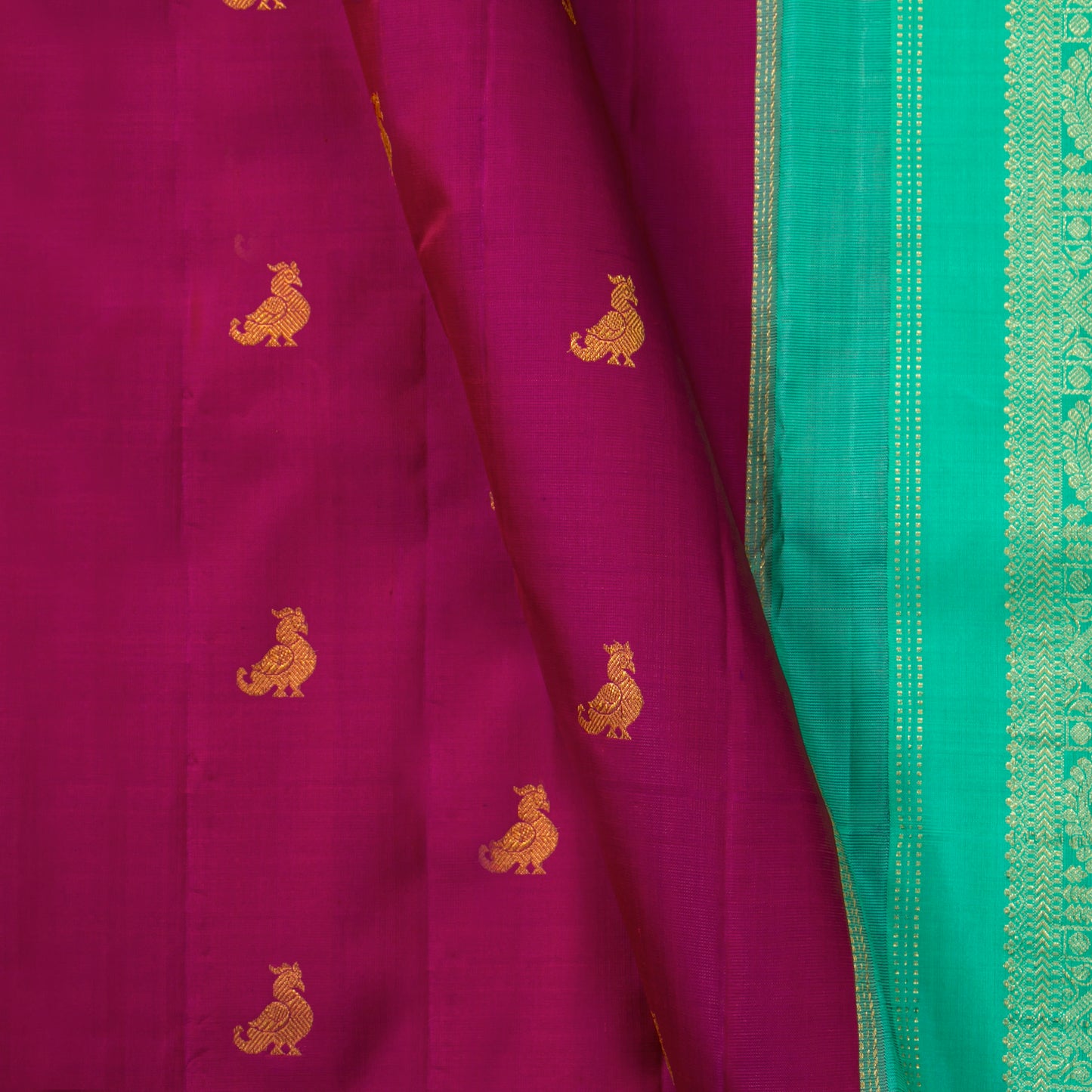 Magenta And Sea Green Borderless Kanchipuram Silk Saree For Festive Wear PV VG 101