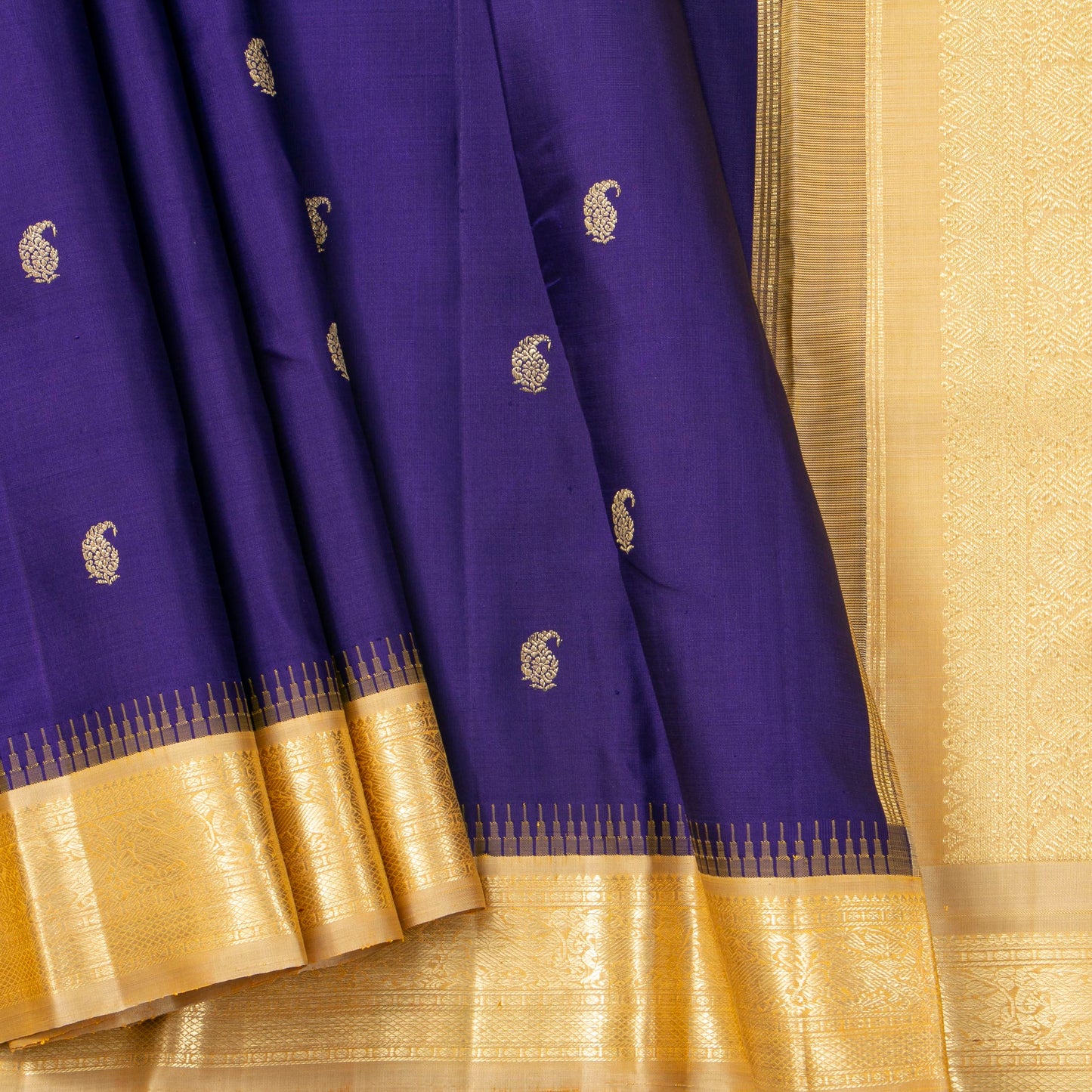 Blue And Off White Kanchipuram Silk Saree For Festive Wear PV NYC 1952