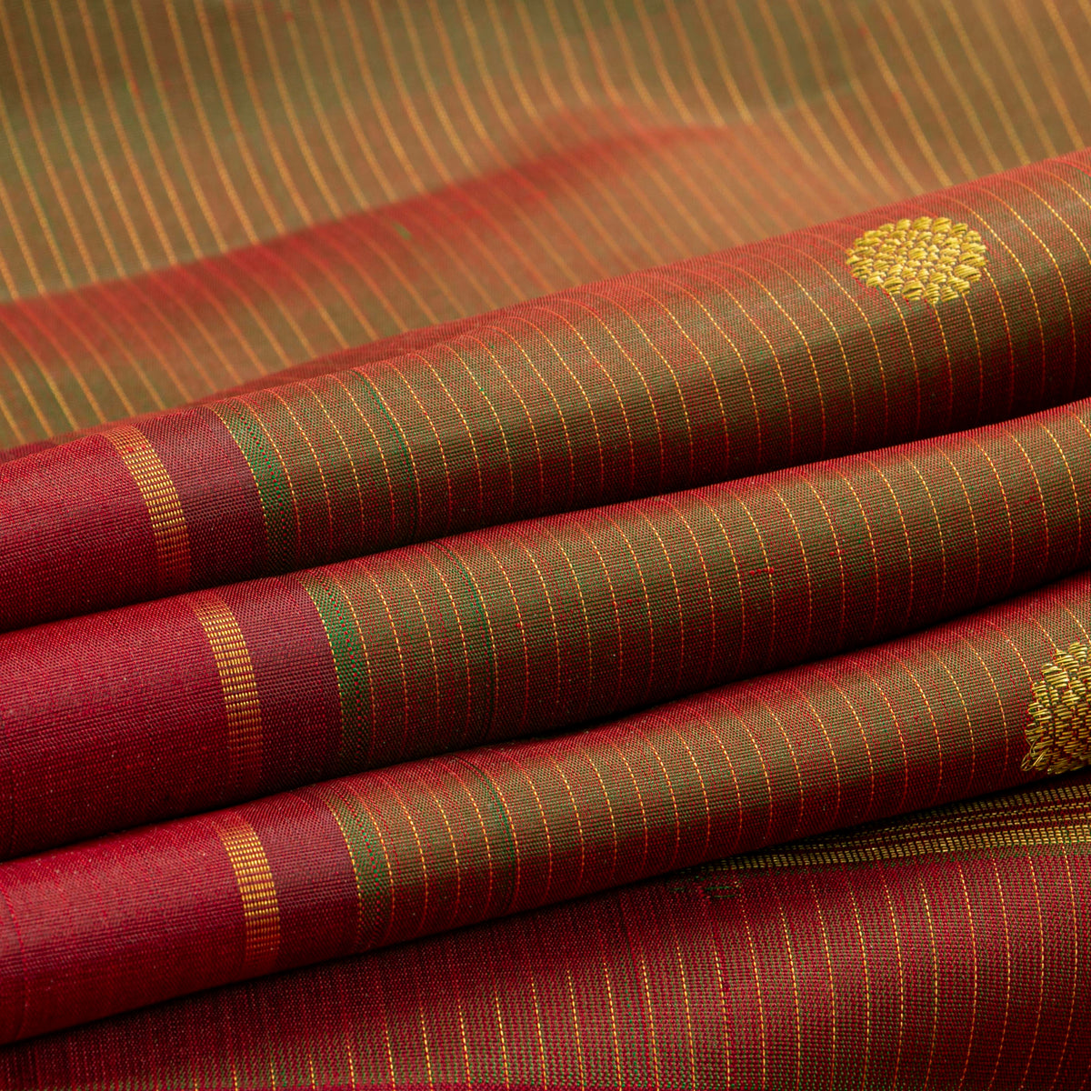 Manthulir Green And Red Kanchipuram Silk Saree For Festive Wear PV 2067