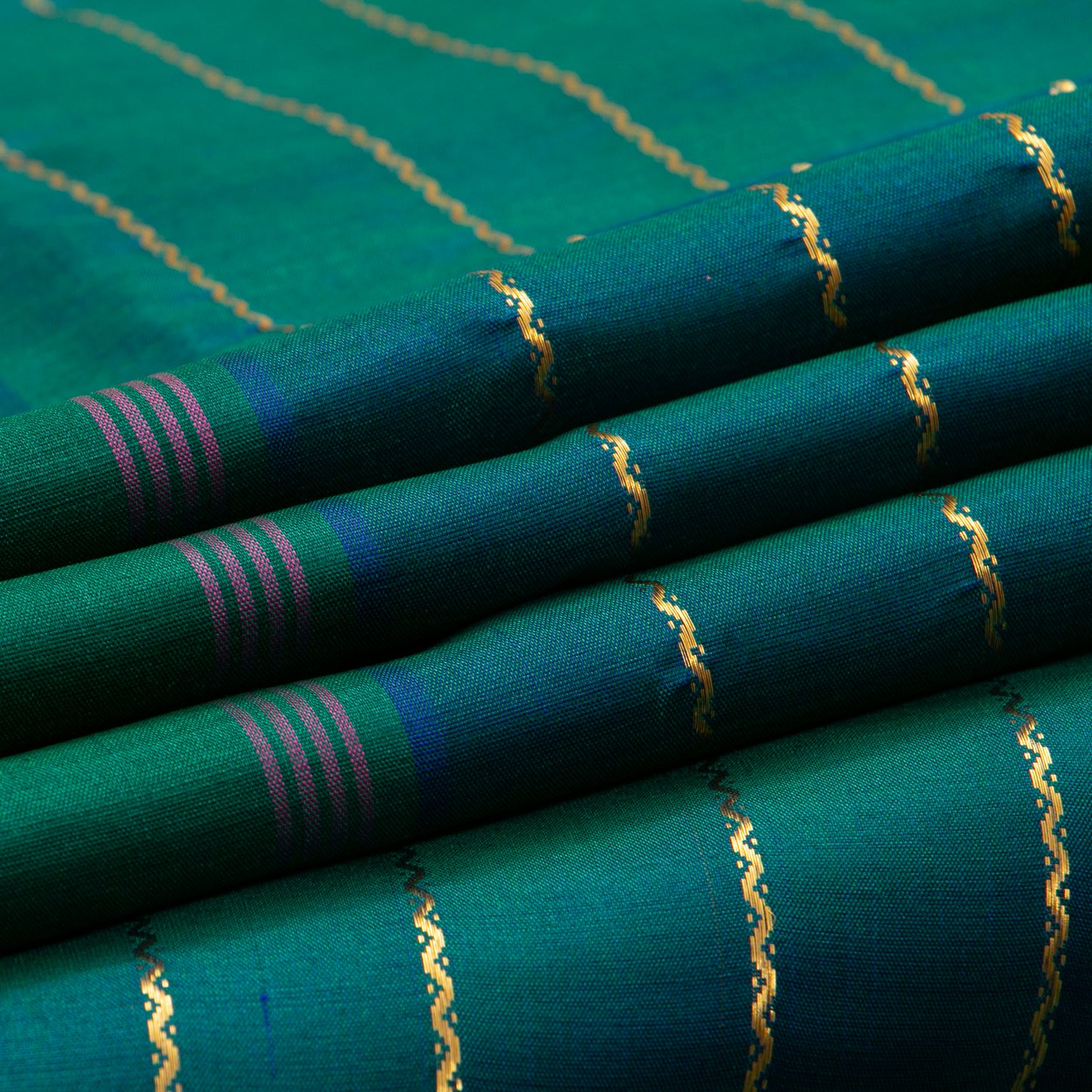 Green Dual Shade Kanchipuram Silk Saree With Veldhari Stripes For Festive Wear PV ABI 50981