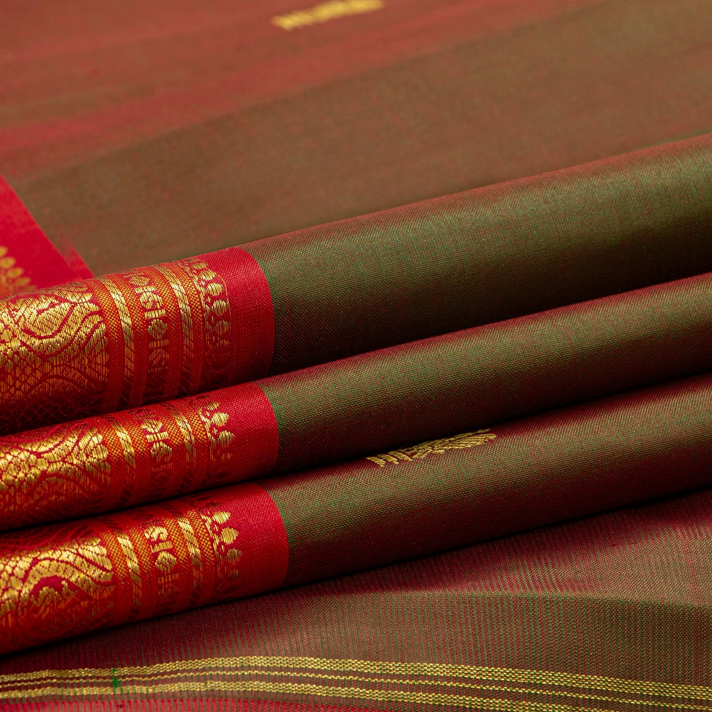 Maanthulir Green And Red Kanchipuram Silk Saree For Festive Wear PV NYC 1778